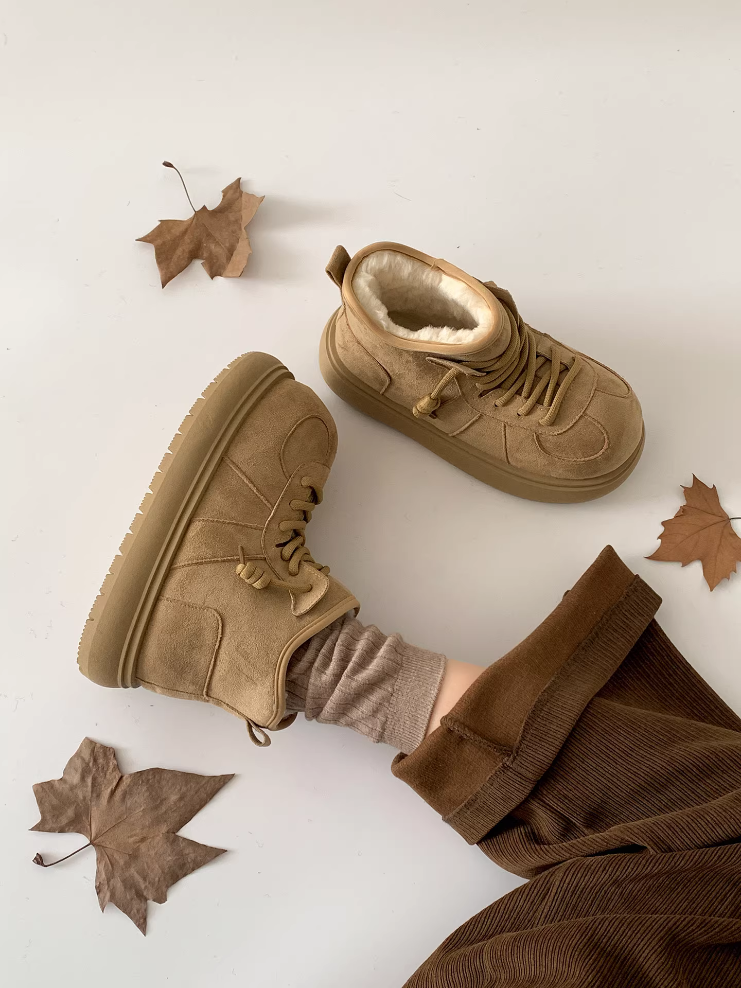 Giày bốt đi tuyết kiểu Đức đế dày chống trượt phong cách cổ điển Đông Bắc dành cho nữ 2025 mới mùa đông lót lông cừu dày dặn giữ ấm tăng chiều cao