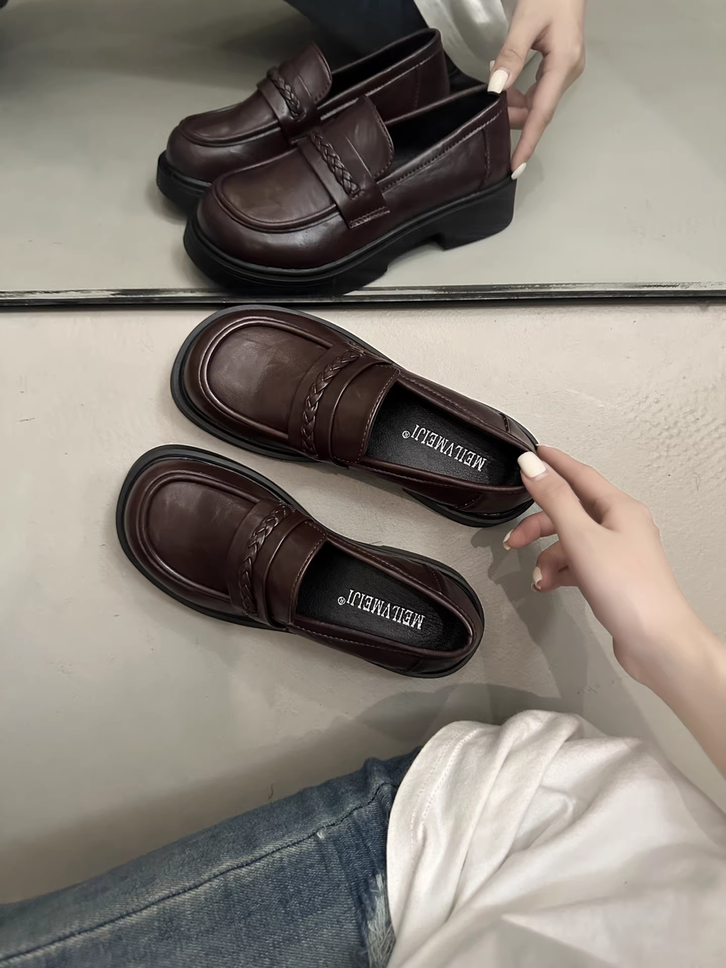 Giày da đế xuồng chunky retro đen đa năng dành cho nữ, kiểu dáng mới xuân thu 2025, tăng chiều cao, dành cho phụ nữ nhỏ nhắn