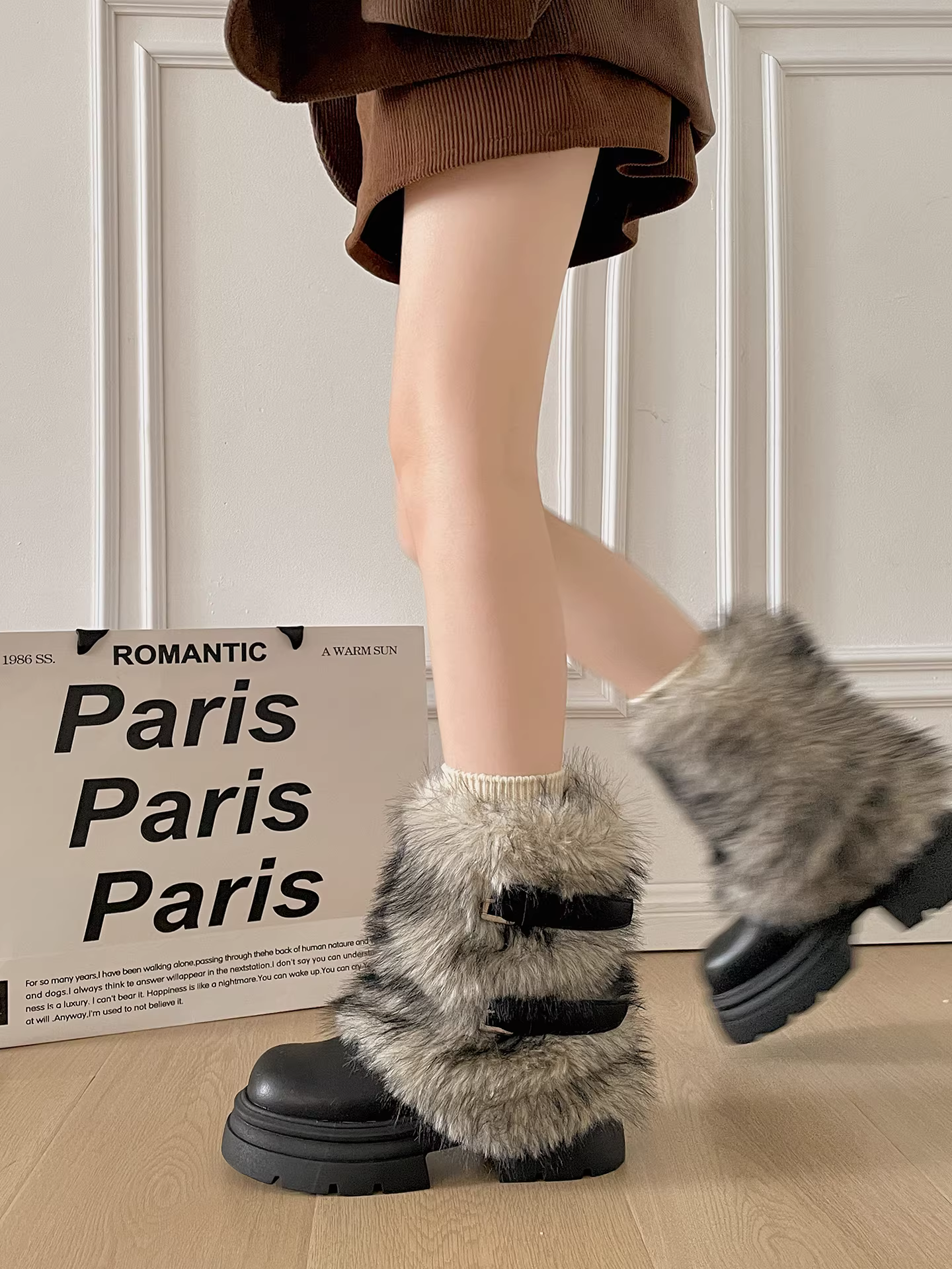 Giày bốt đi tuyết đế dày màu đen ấm áp dành cho nữ, kiểu dáng mùa đông mới 2025, lót lông cừu và dày dặn, lông xù, giày bốt cotton tăng chiều cao dành cho người nhỏ nhắn.