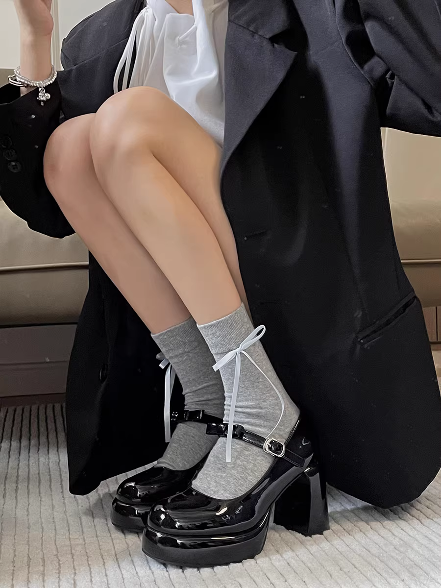 Giày cao gót kiểu Pháp đen, gót thô, mũi tròn, phong cách retro Mary Jane bằng da dành cho nữ, mẫu mới thu 2025