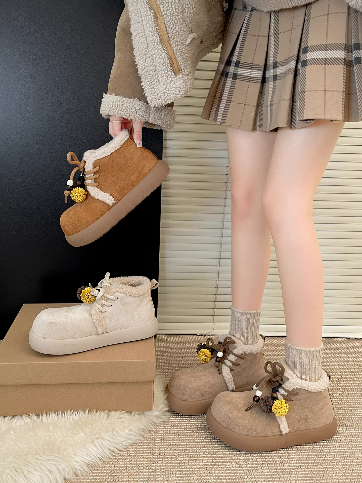 Giày bốt nữ mùa đông 2025 đế dày, lót lông mềm mại, tăng chiều cao, giữ ấm, đi ngoài trời, kiểu Birkenstock bằng vải cotton.
