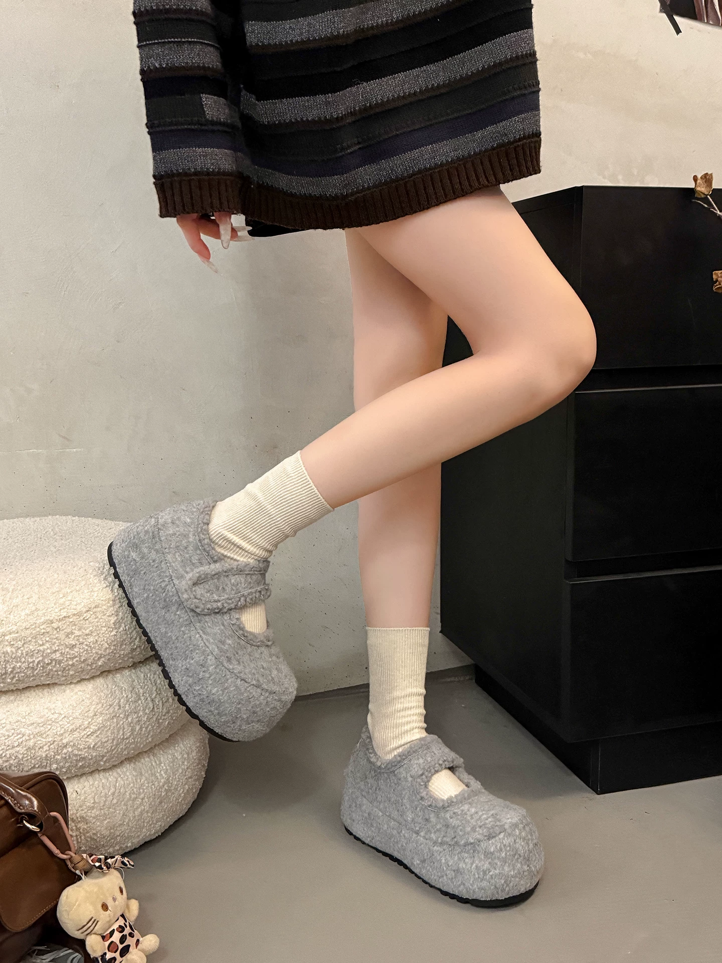 Giày lông dày đế cao họa tiết da báo thời thượng dành cho nữ, thích hợp đi ngoài trời, giày cotton kiểu Birkenstock giữ ấm mùa đông mới năm 2025, chống trơn trượt.