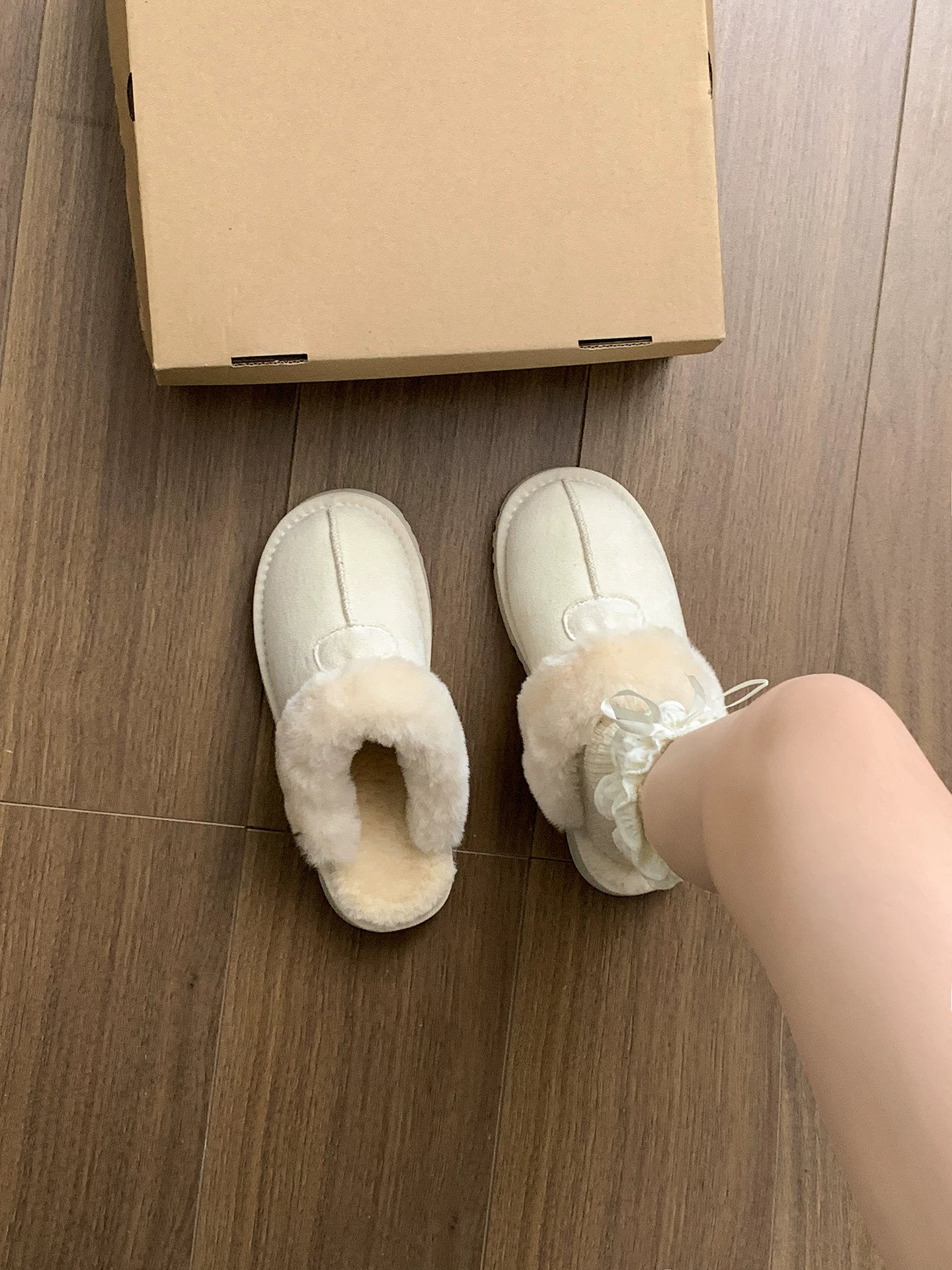 Dép lông dày đế dày chống trơn kiểu cổ điển Nanzai dành cho nữ, dùng ngoài trời mùa đông, dép bông ấm áp mới năm 2025.