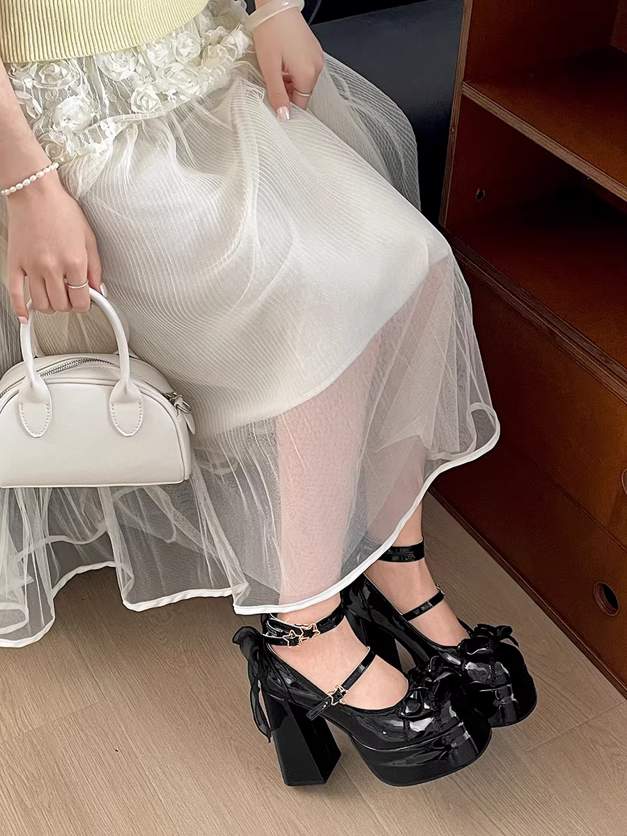 Giày cao gót chunky trắng kiểu Pháp cổ điển dành cho nữ, mẫu thu đông 2025 mới, đa năng phối cùng chân váy, giày Mary Jane tăng chiều cao.