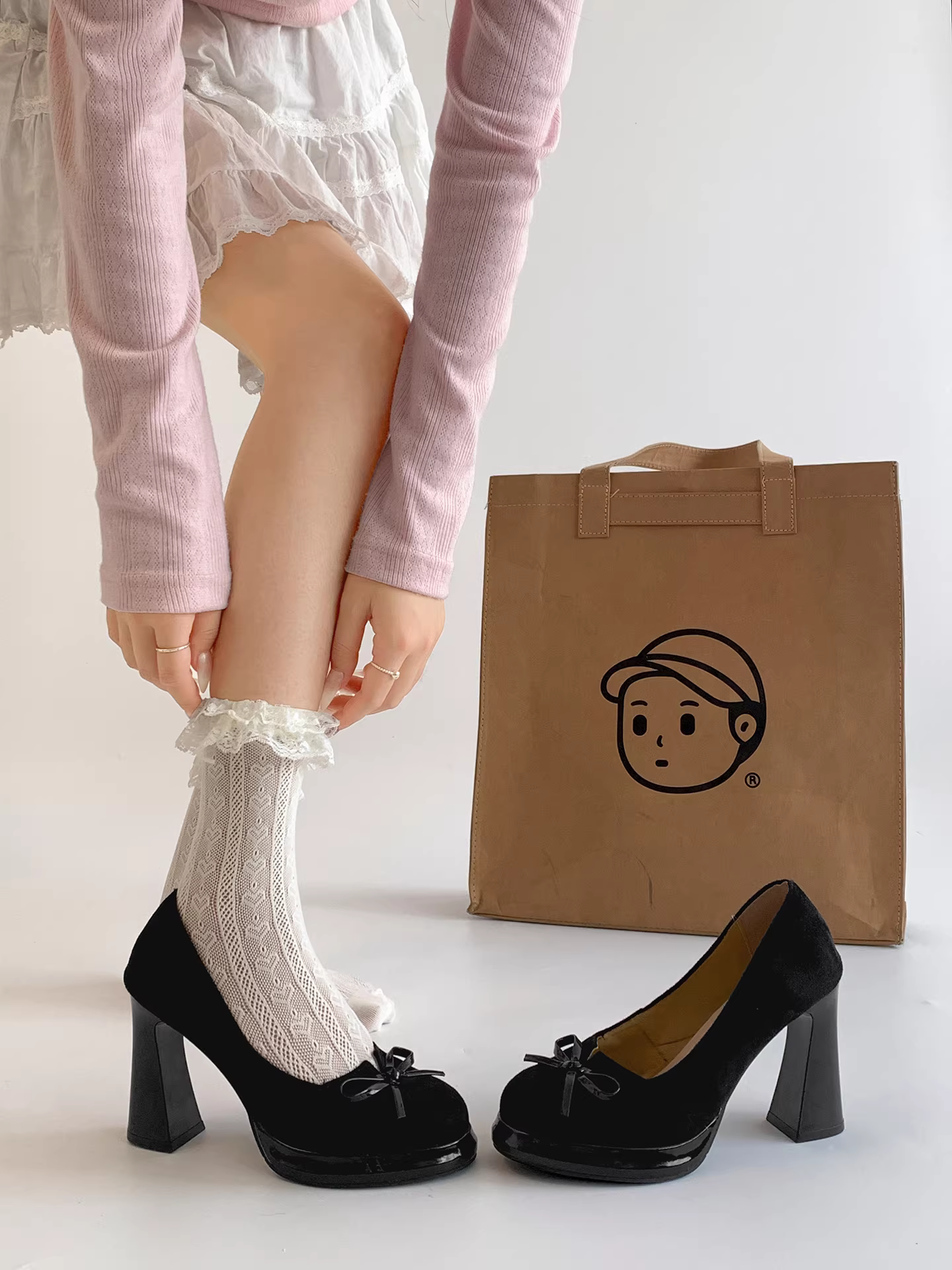 Giày cao gót kiểu Pháp chunky màu đen dành cho nữ, mẫu mới mùa thu 2025, đa năng, mũi tròn, tăng chiều cao, kiểu Mary Jane.