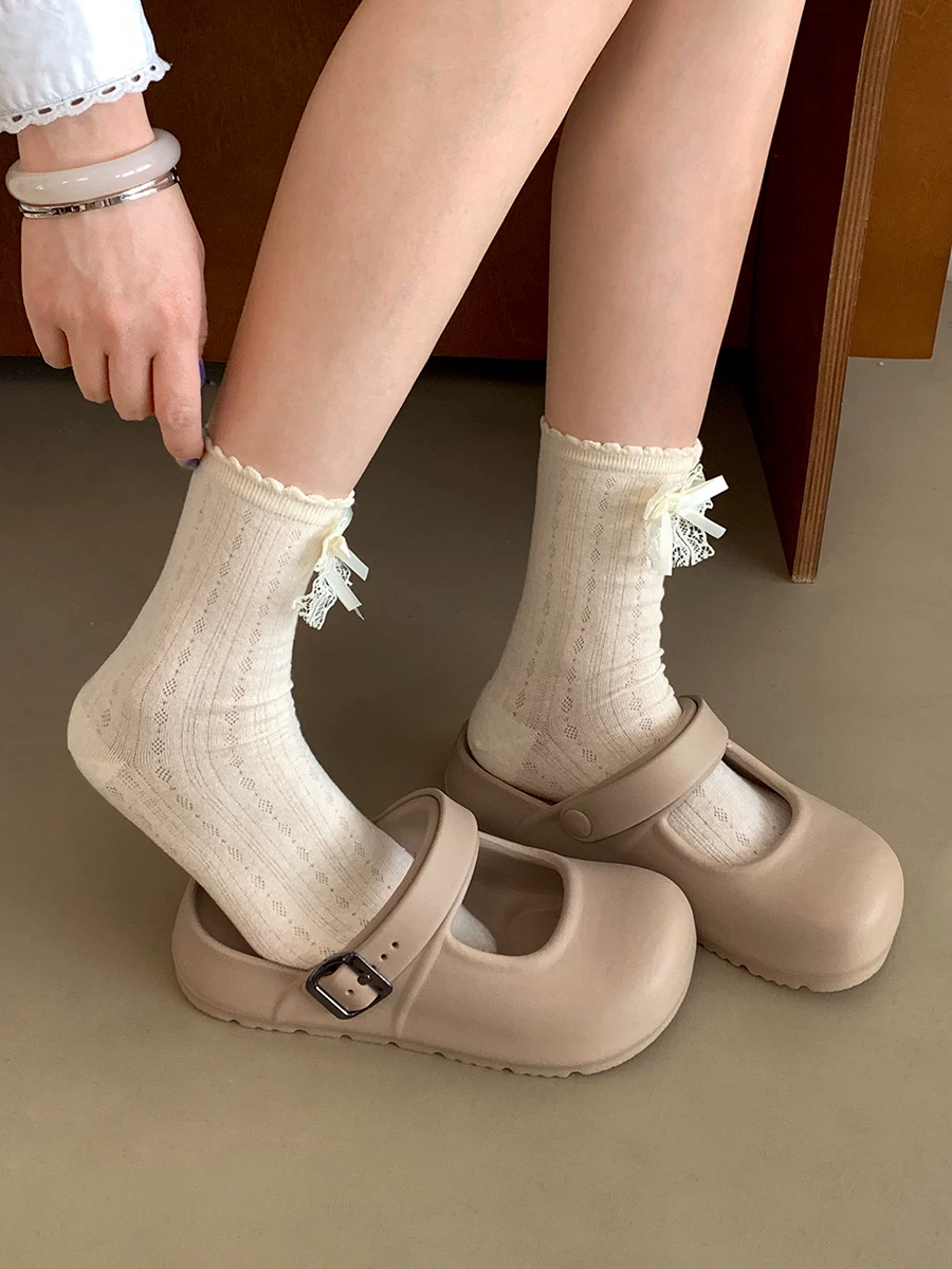 Dép nữ cao cấp màu trắng, đế dày chống trơn, mũi kín, kiểu mới 2025, đế mềm tăng chiều cao, thoáng khí, thích hợp đi ngoài trời mùa hè.