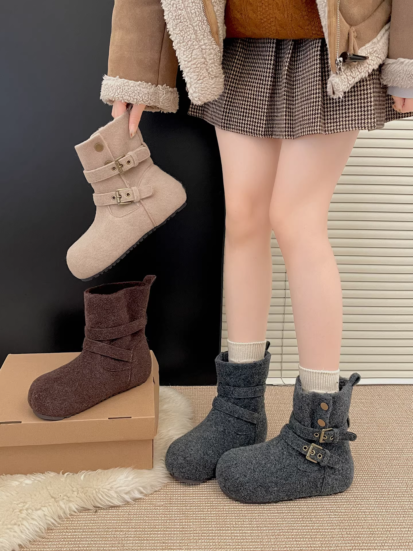 Giày bốt tuyết đế dày tăng chiều cao kiểu retro màu xám dành cho nữ, giày cotton kiểu Birkenstock giữ ấm mùa đông mới năm 2025, chống trơn trượt.