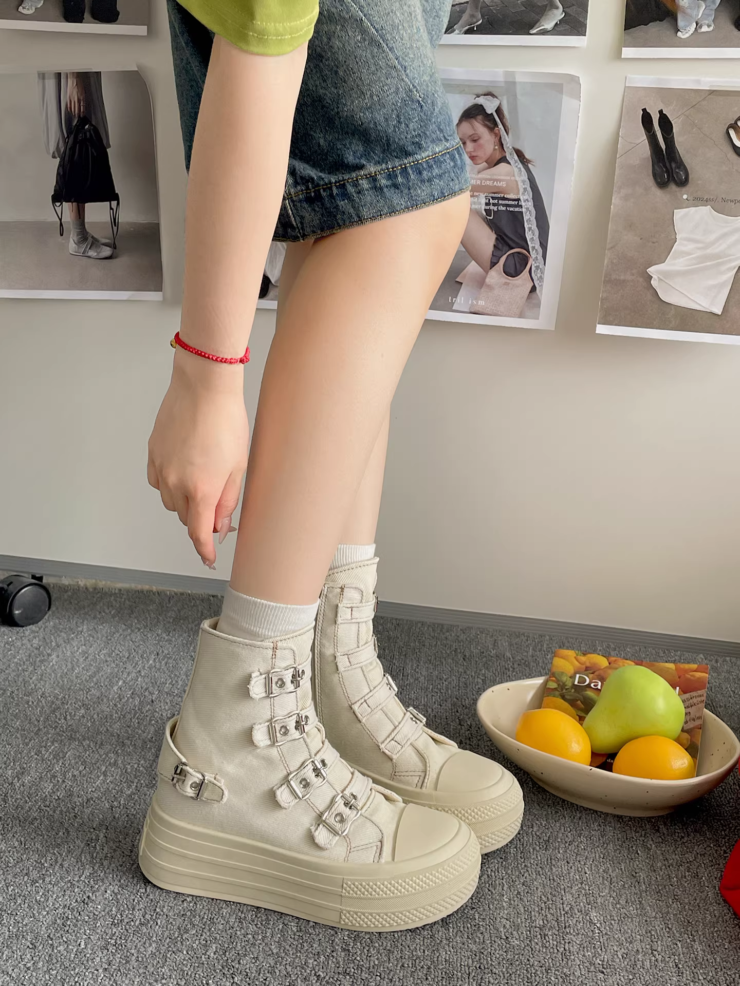 Giày vải cao cổ đế dày phong cách retro đen dành cho nữ, kiểu dáng thu mới 2025, giày thể thao đa năng tăng chiều cao.