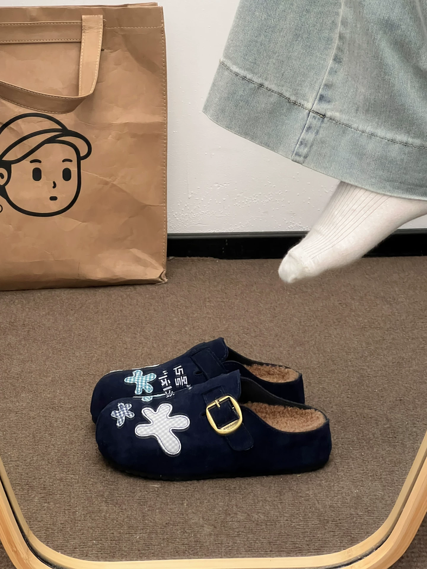 Giày ngoài trời kiểu Birkenstock đế dày có lót lông cừu kiểu cổ điển dành cho nữ 2025 dép bông đế mềm chống trượt mùa thu đông mới