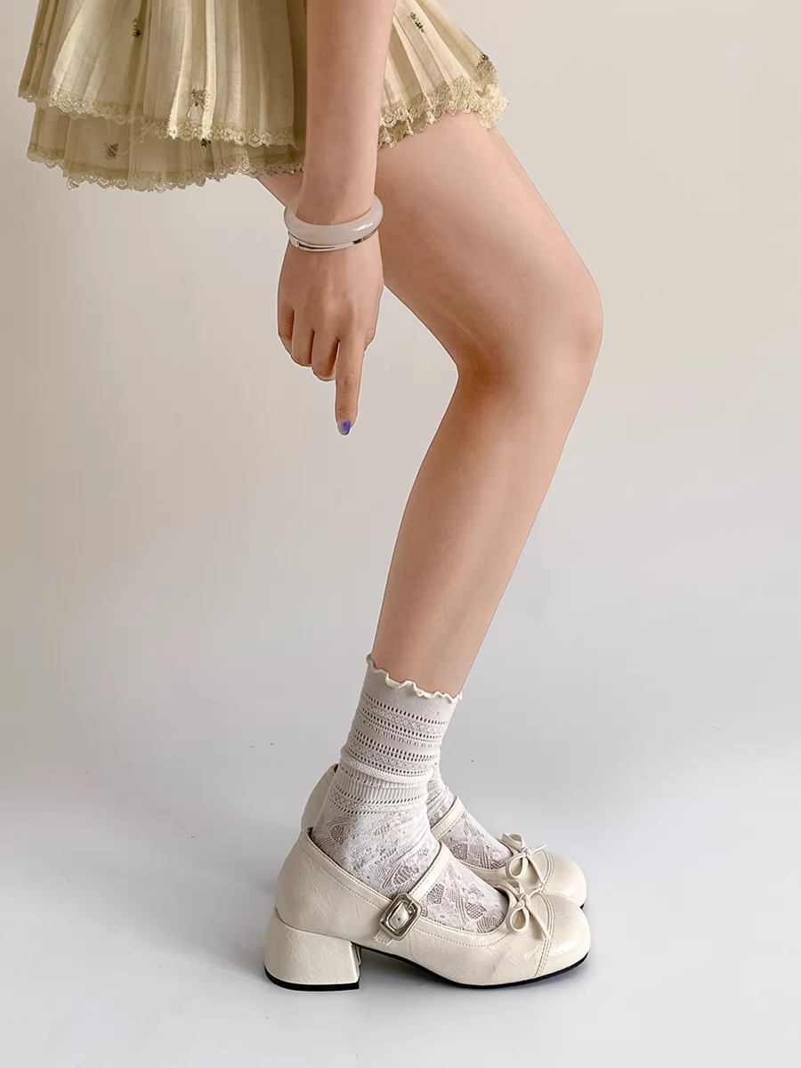 Giày cao gót đế thô kiểu Pháp cổ điển Nanzai màu trắng, miệng nông, dành cho nữ, mùa thu 2025, kiểu Mary Jane.