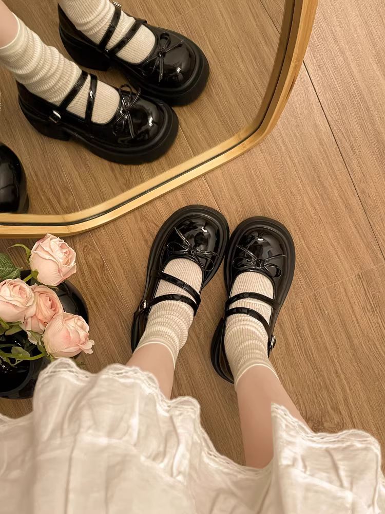 Giày da đế xuồng chunky kiểu Pháp cổ điển màu đen dành cho nữ, kiểu dáng mùa thu mới 2025, phối cùng chân váy, kiểu Mary Jane đế thấp