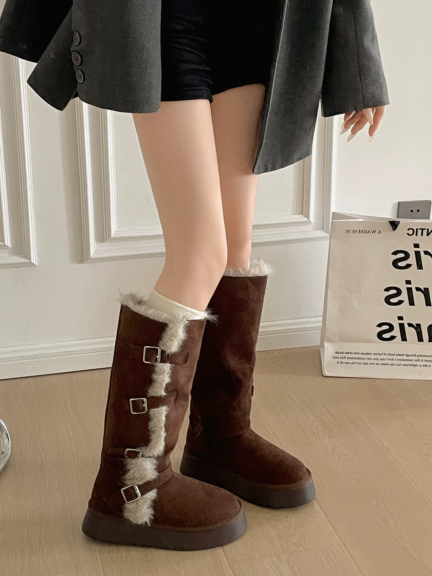 Giày bốt nữ mùa đông 2025 kiểu cổ điển, lót lông cừu ấm áp, đế dày, giữ ấm, tăng chiều cao, kiểu Birkenstock, chất liệu cotton