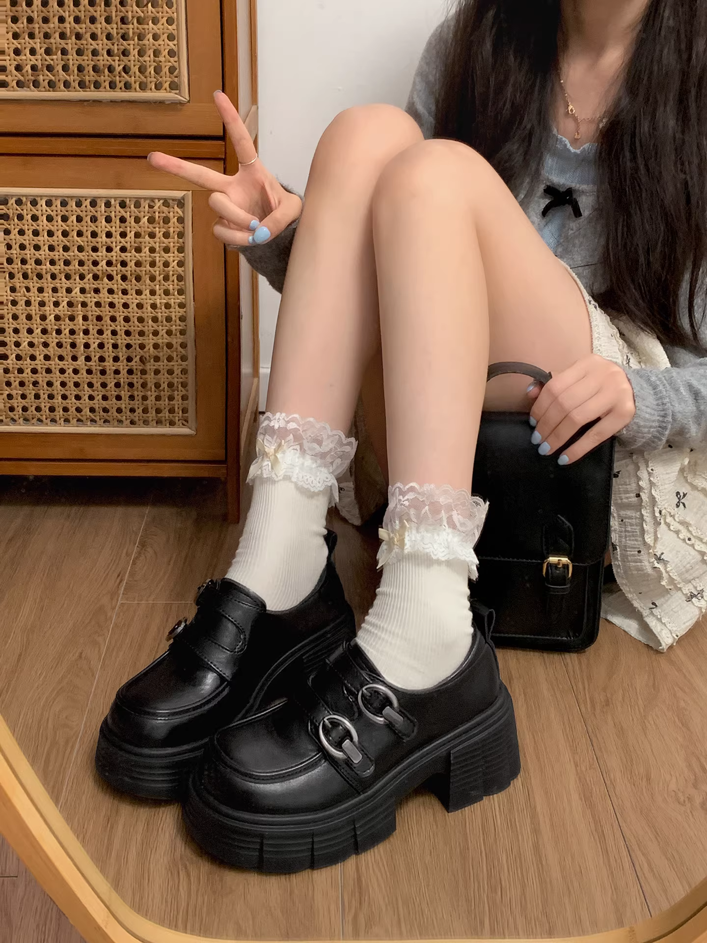 Giày da nữ đế dày, gót vuông kiểu Anh, màu đen, phong cách mùa thu mới 2025, phối cùng chân váy, giày lười.