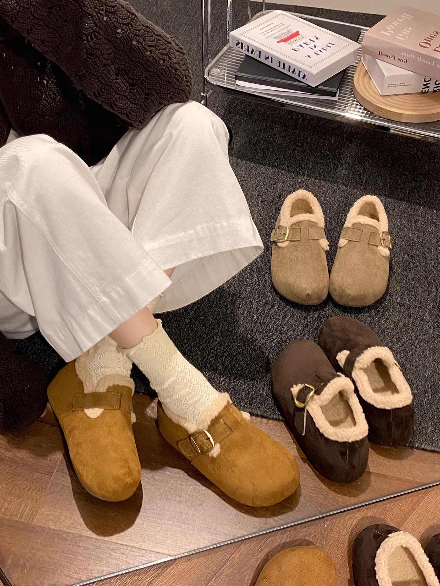 Giày bông giữ ấm đế dày kiểu retro Nam Trung Quốc dành cho nữ mùa đông 2025 kiểu mới, lót lông cừu, kiểu Birkenstock