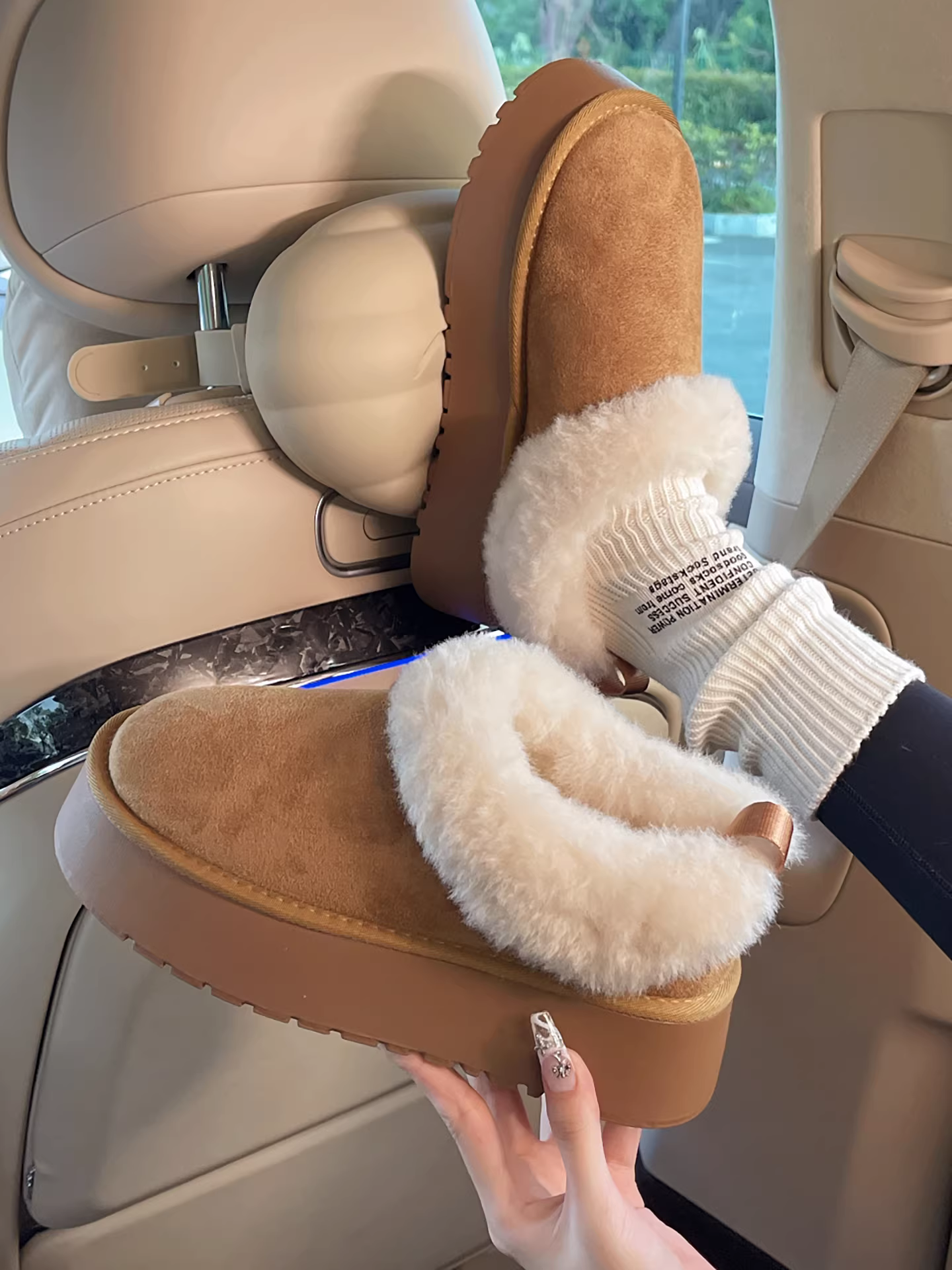 Giày bốt tuyết lót lông cừu đế dày kiểu retro dành cho nữ, mẫu mới mùa đông 2025, giữ ấm, phong cách Birkenstock, chất liệu cotton, lông mềm mại, thích hợp cho vùng Đông Bắc