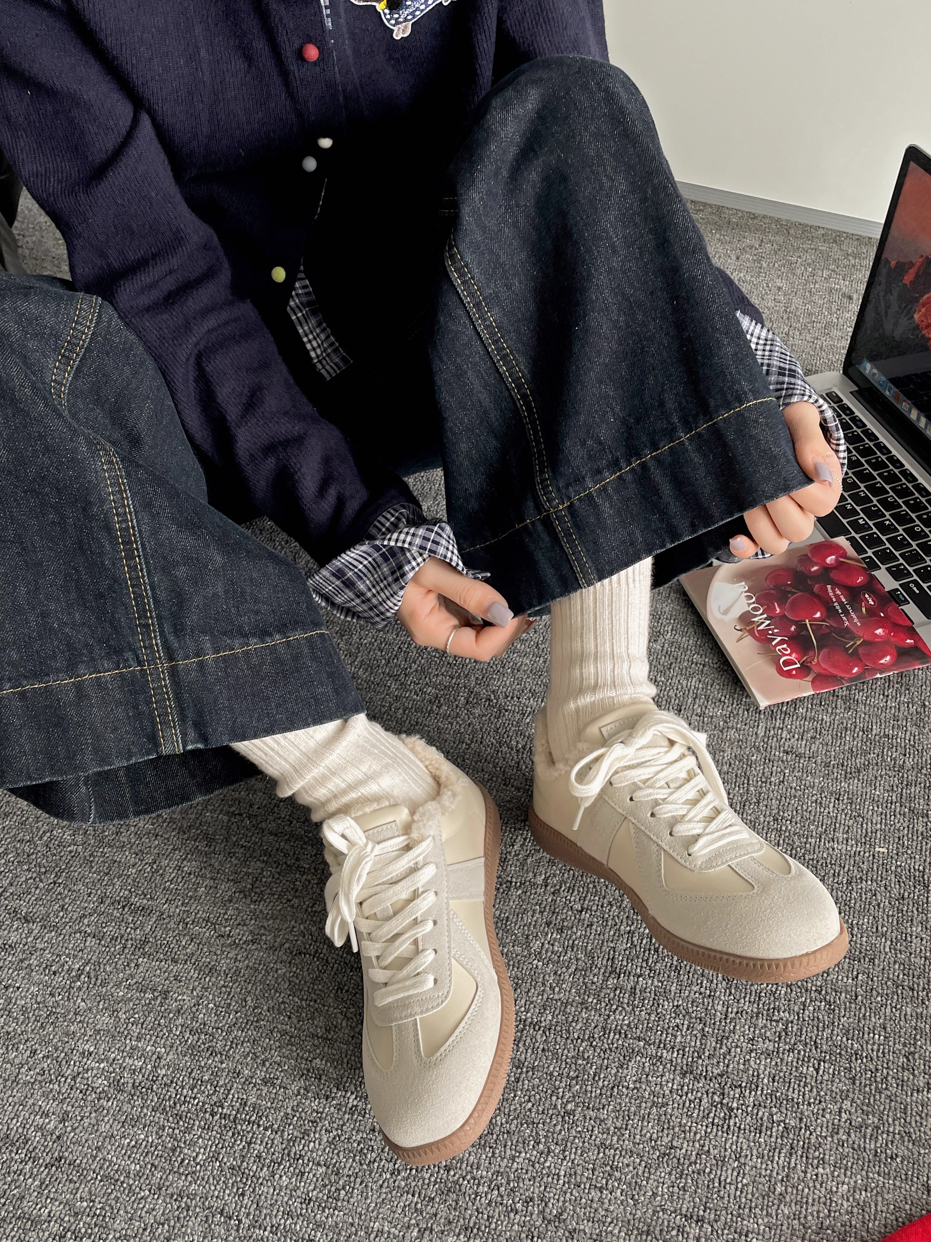 Giày thể thao nữ Nanzai đế dày lót lông cừu màu trắng, mẫu mới thu đông 2025, giữ ấm, chống trơn, chất liệu cotton, thích hợp cho vùng Đông Bắc