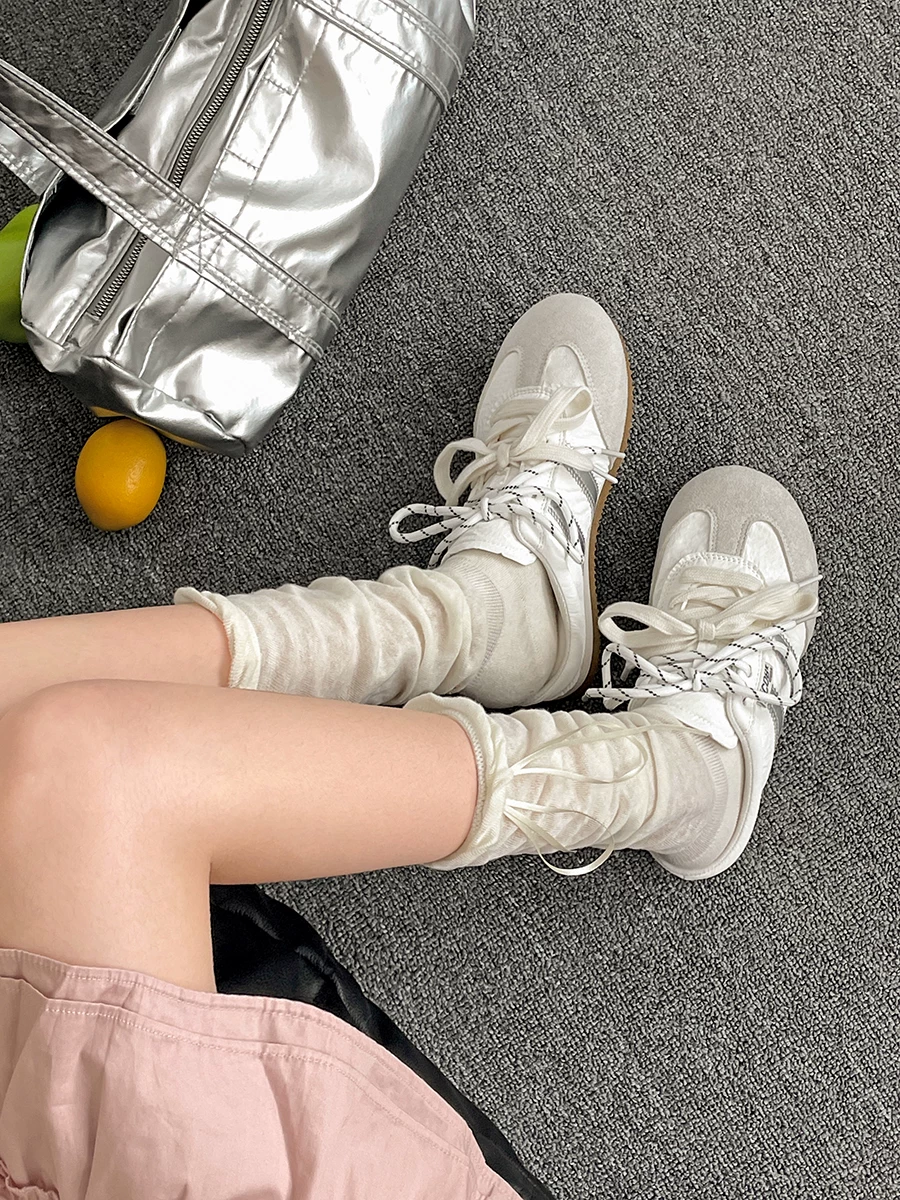 Dép nửa kín mũi kiểu Đức đế dày màu vàng cổ điển dành cho nữ, áo khoác ngoài mùa thu, dép thể thao đế mềm chống trơn trượt mới năm 2025