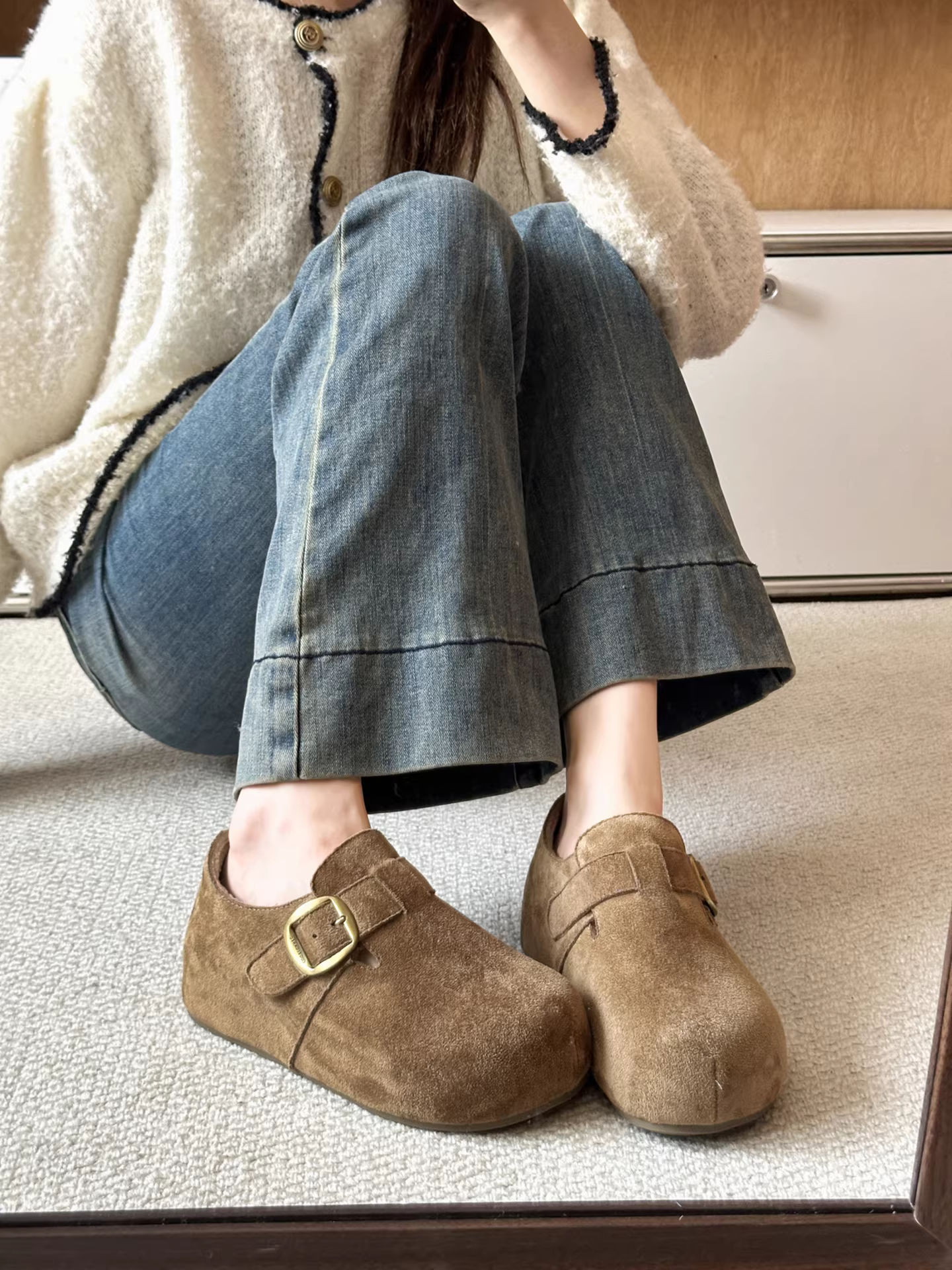 Giày Birkenstock đế dày đế cao lót lông mềm mại kiểu retro dành cho nữ mùa thu đông 2025, giày bông giữ ấm