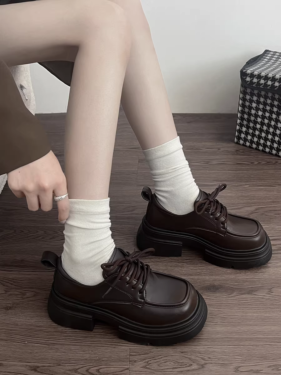 Giày da nữ đế dày phong cách Anh quốc đa năng màu đen, kiểu mới thu đông 2025, gót dày, buộc dây, tăng chiều cao, kiểu retro, giày đơn.