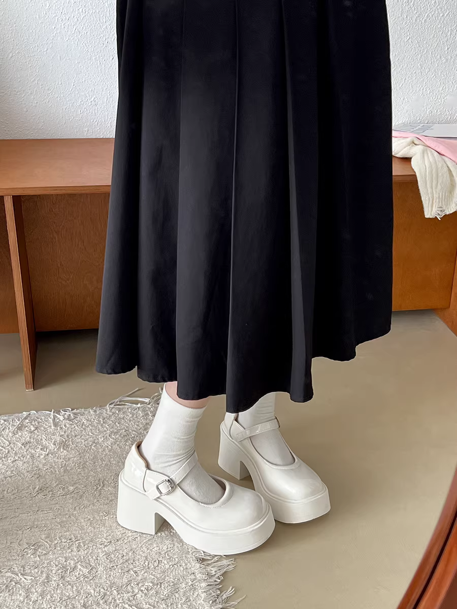 Giày da nữ đế dày kiểu Pháp cổ điển màu đen, mũi tròn, kiểu dáng mùa thu mới 2025, phối chân váy, gót cao chunky tăng chiều cao, giày đơn.