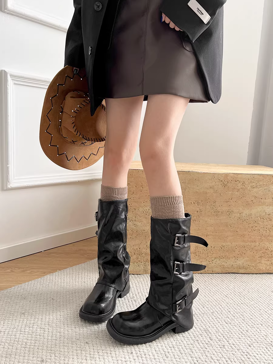 Giày bốt Martin đế xuồng chunky kiểu Anh đen dành cho nữ, mẫu mới thu đông 2025, tăng chiều cao, tôn dáng, kiểu dáng quần ống rộng.