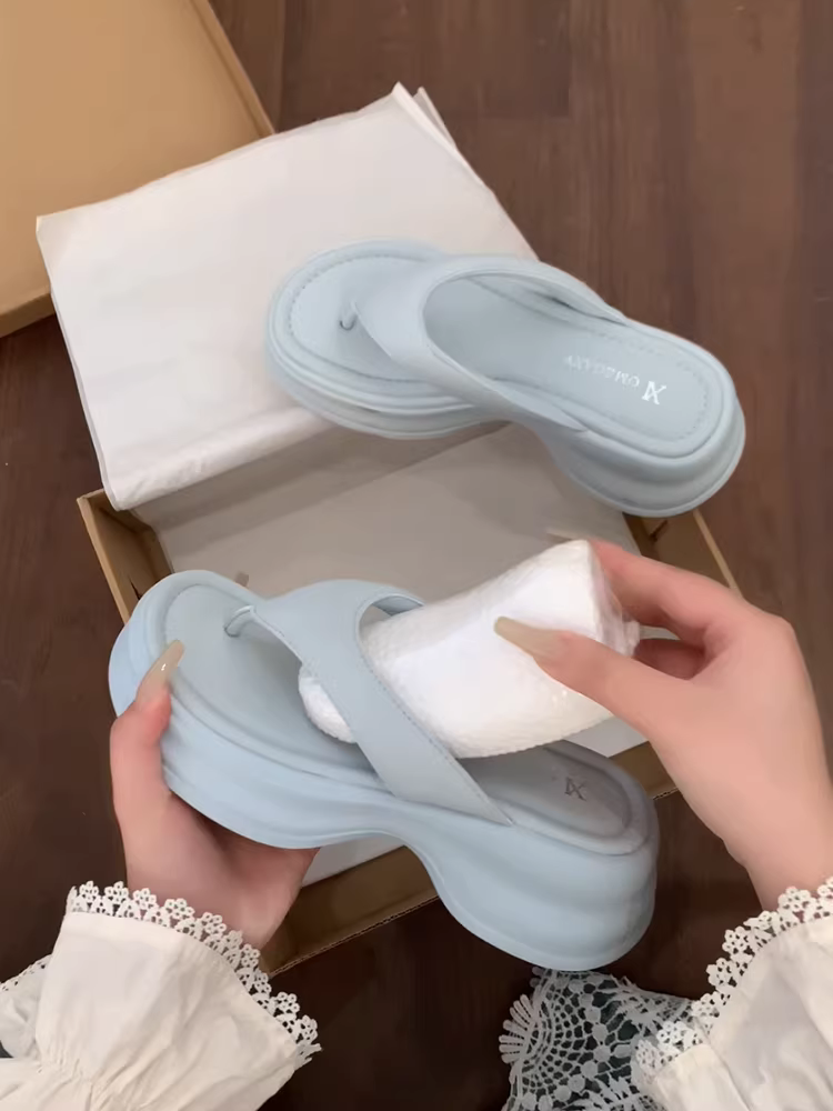 Dép xỏ ngón đế dày dành cho nữ, kiểu mới hè 2025, phong cách tiên nữ, dép thoải mái và mát mẻ.