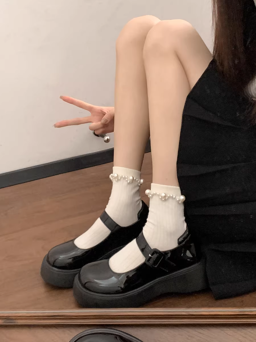 Giày da nữ đế dày kiểu Pháp màu đen, giày Mary Jane cổ điển đa năng mũi tròn mùa thu mới 2025.