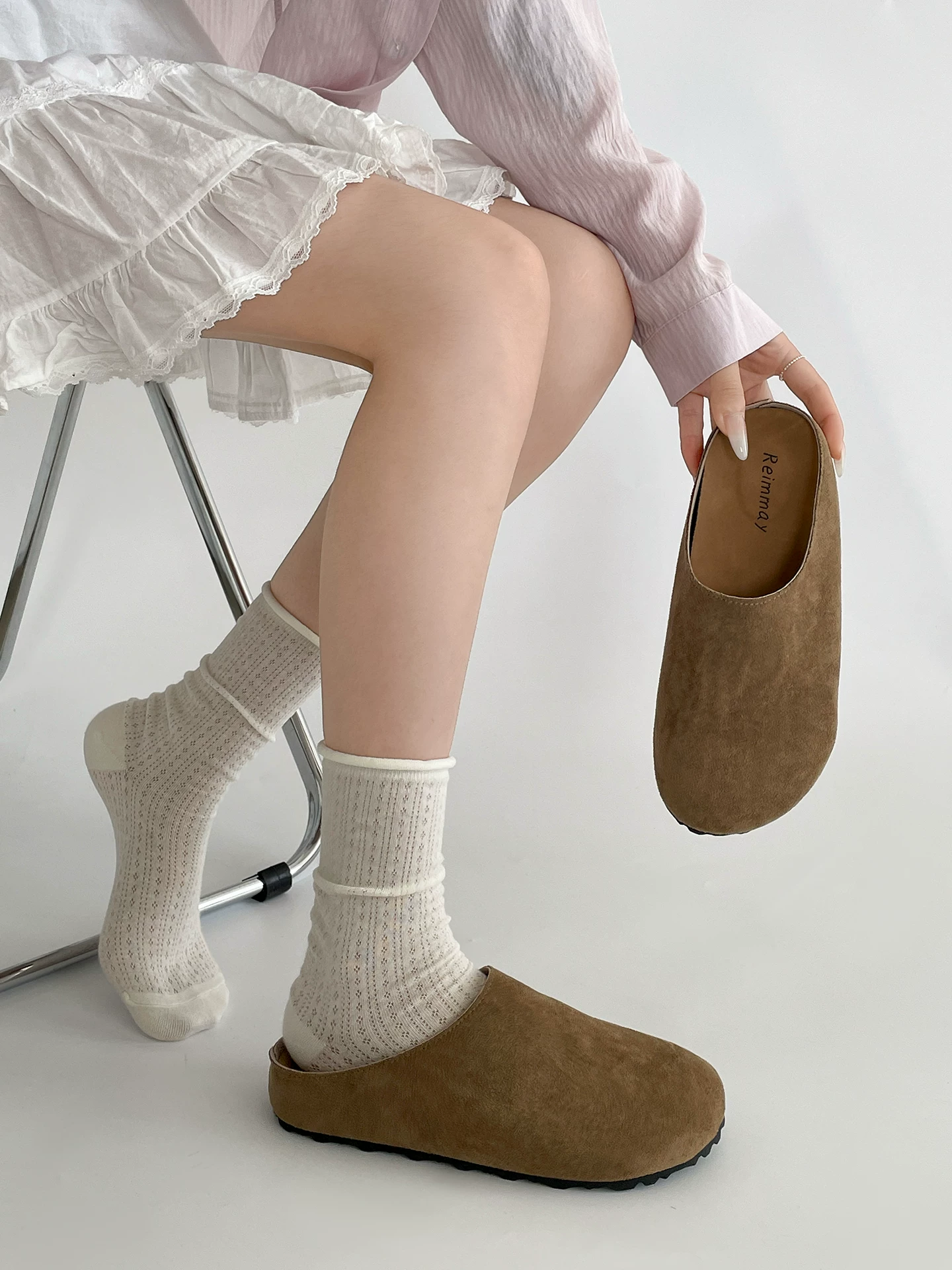 Phía Nam ở miền Nam: Dép đế bằng, mũi kín, tăng chiều cao kiểu cổ điển dành cho nữ, áo khoác ngoài mùa thu, giày Birkenstock đế mềm nửa dép mới năm 2025.