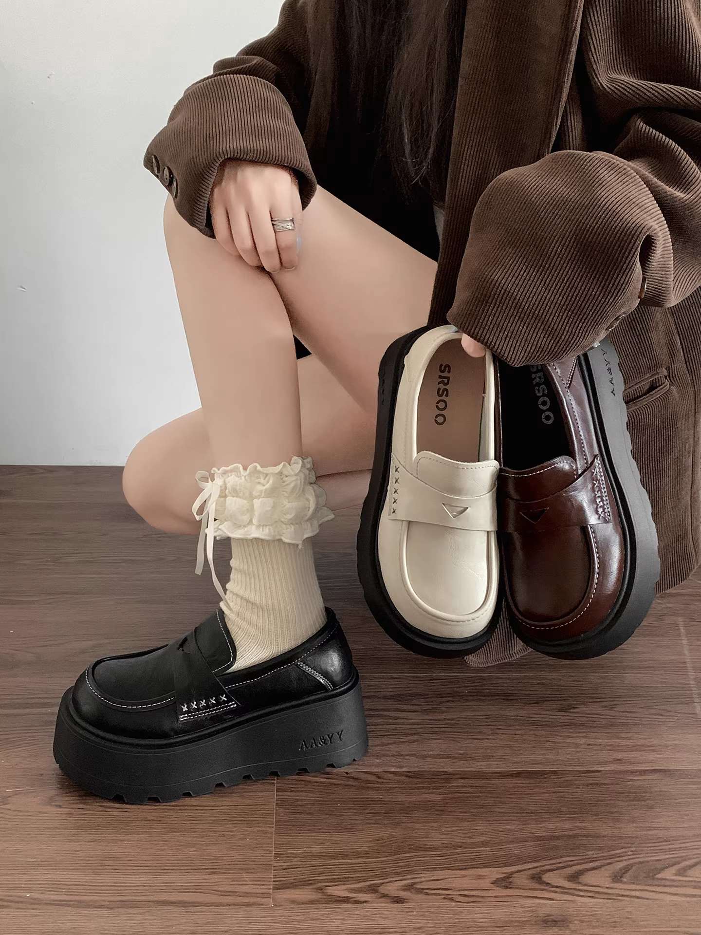 Giày da đế dày kiểu Anh cổ điển màu đen dành cho nữ, mẫu mới thu 2025, kiểu lười dễ phối chân váy