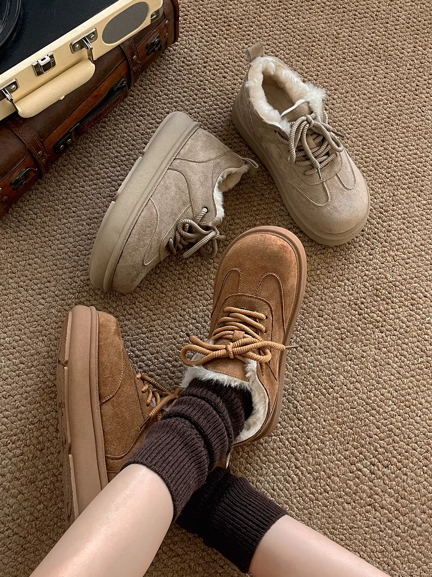 Giày cotton đế dày lót lông cừu đa năng kiểu retro dành cho nữ, kiểu mới mùa đông 2025, áo khoác ngoài ấm áp, giày tập luyện Đức lót lông cừu chống trơn trượt