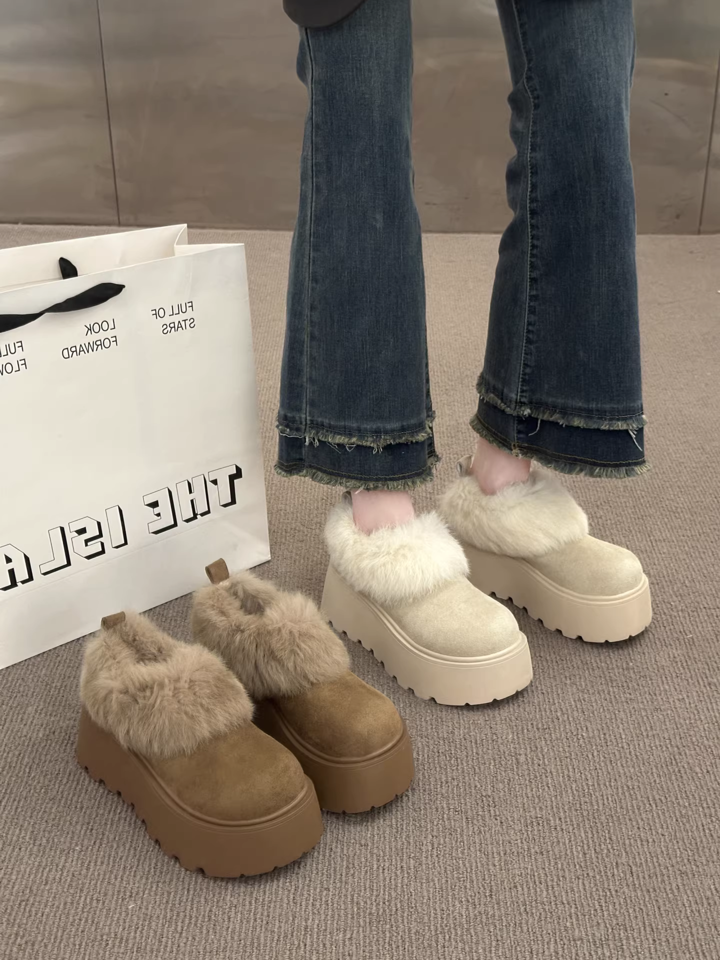 Giày đế xuồng kiểu Pháp cổ điển, lót lông cừu dày dặn dành cho nữ, mẫu mới mùa đông 2025, ấm áp và thích hợp đi ngoài trời, giày Birkenstock lông thú tăng chiều cao.