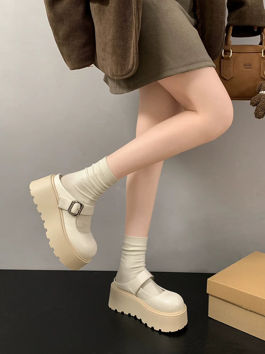 Phía Nam ở miền Nam: dép lê nữ đế dày cổ điển màu trắng, kiểu dáng kín mũi, thích hợp đi ngoài trời mùa hè, kiểu mới 2025, giày Mary Jane đế xuồng tăng chiều cao.