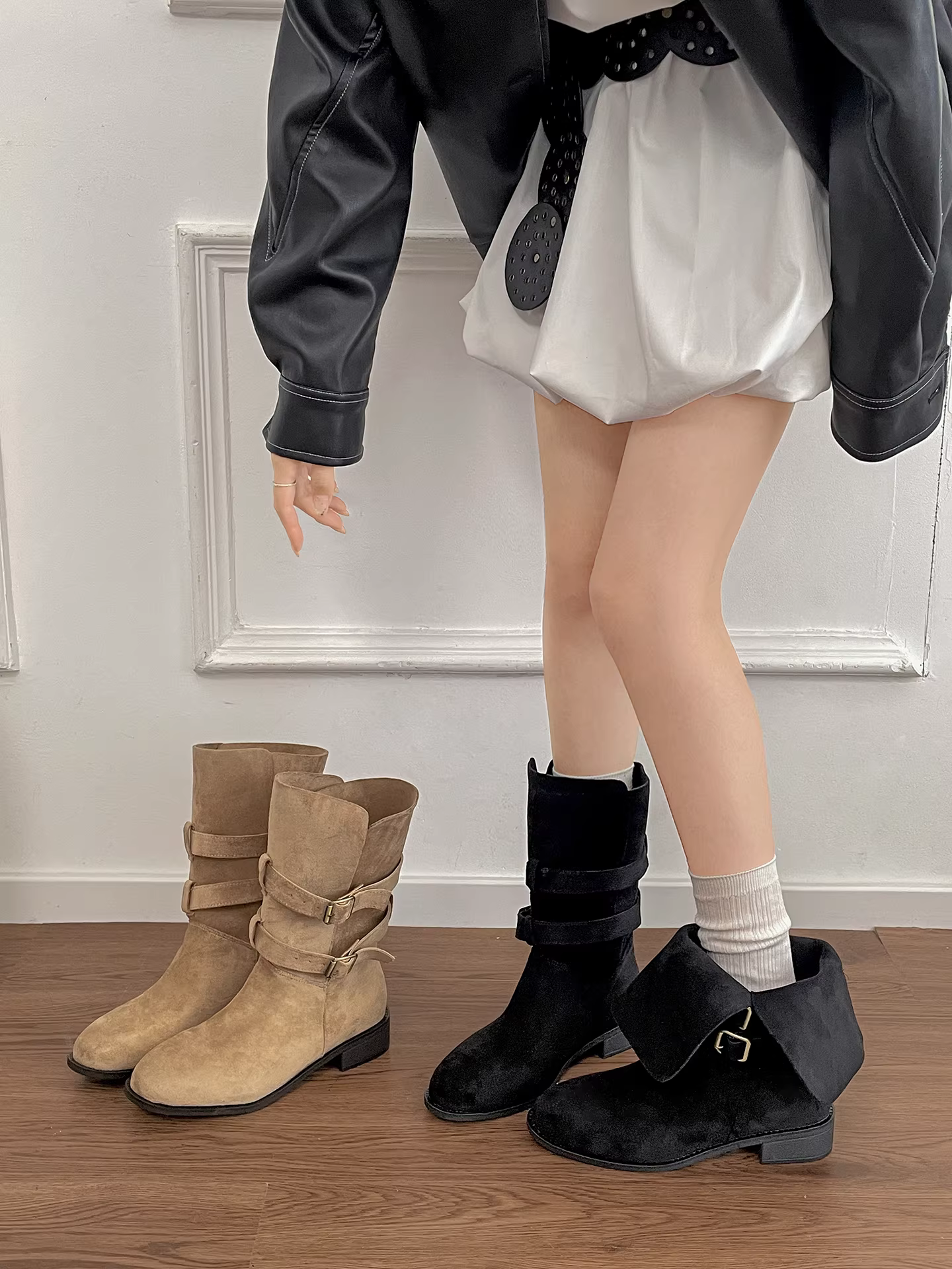 Giày bốt cao đến giữa bắp chân kiểu retro màu kaki, đế thô, dành cho nữ, kiểu dáng thu đông 2025 mới, phối cùng chân váy để trông thon gọn hơn, kiểu bốt phương Tây.