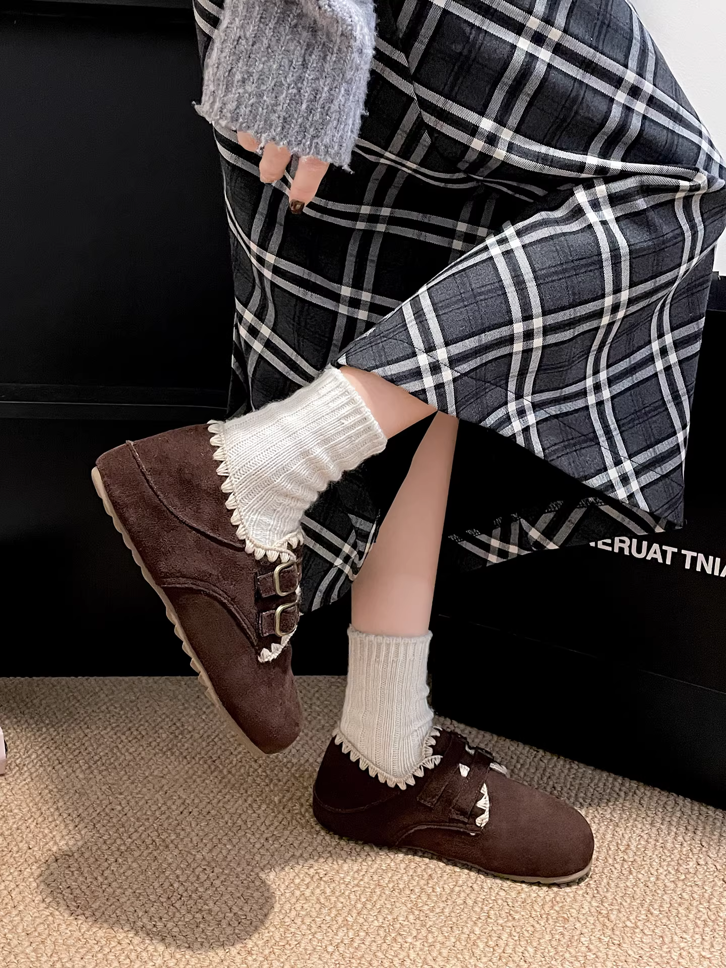 Giày Birkenstock đế dày có lót nhung cổ điển tăng chiều cao cho nữ 2025 trang phục ngoài mùa thu đông mới giày cotton ấm áp chống trượt