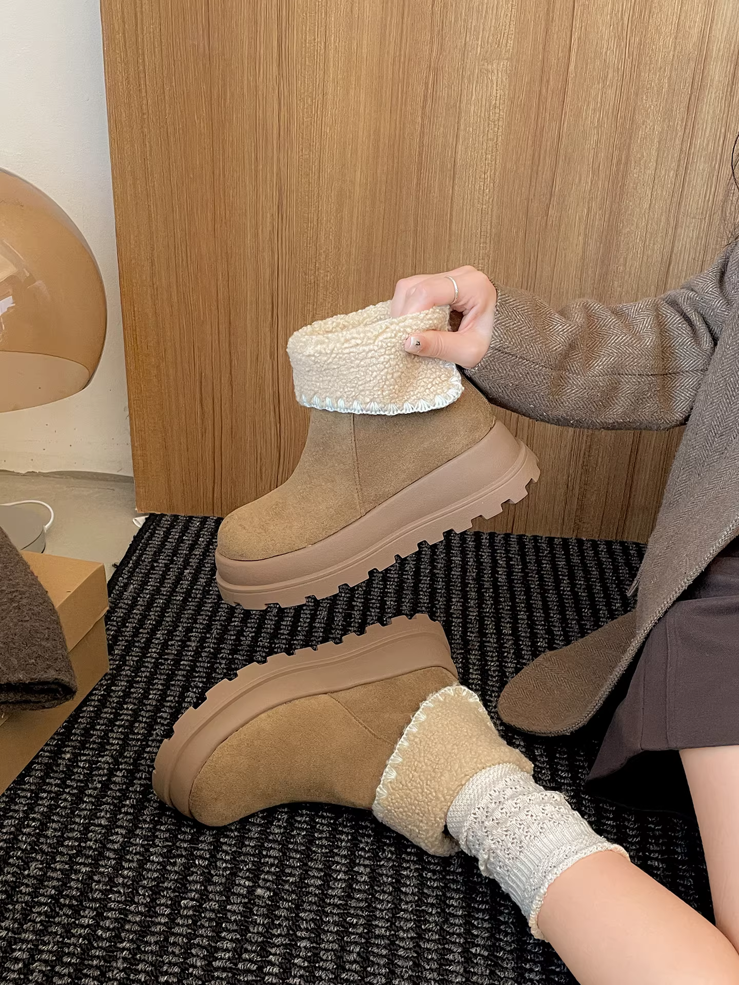 Giày bốt mùa đông ngoài trời nữ 2025 đế dày, lót lông mềm, chống trơn trượt, tăng chiều cao, giữ ấm, kiểu Birkenstock.