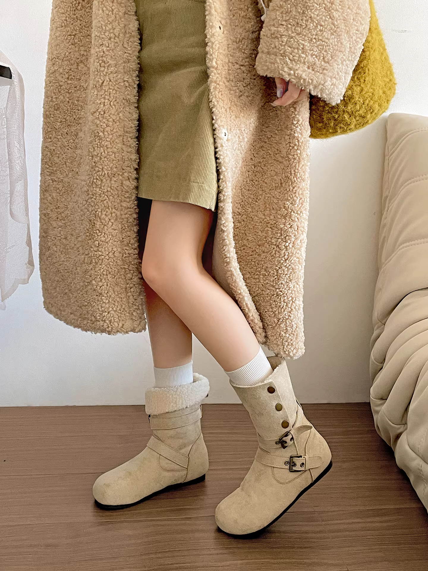 Giày bốt tuyết đế xuồng dày dặn lót lông cừu kiểu retro đa năng dành cho nữ, mẫu mới mùa đông 2025, chống trơn, giữ ấm, chất liệu cotton, thích hợp đi ngoài trời vùng Đông Bắc