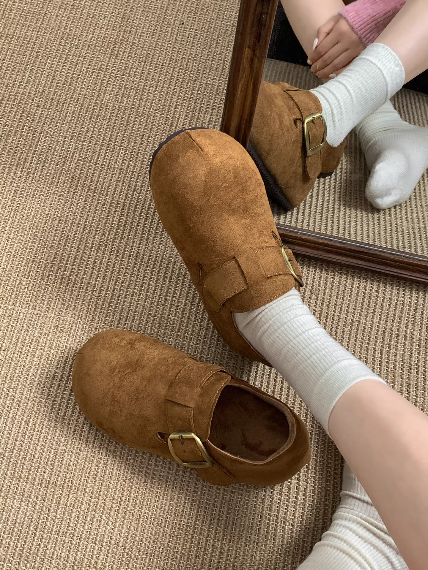 Giày bông giữ ấm đế dày tăng chiều cao kiểu cổ điển Nam Trung Quốc dành cho nữ 2025 Mẫu mới Thu Đông lót lông dày kiểu Birkenstock