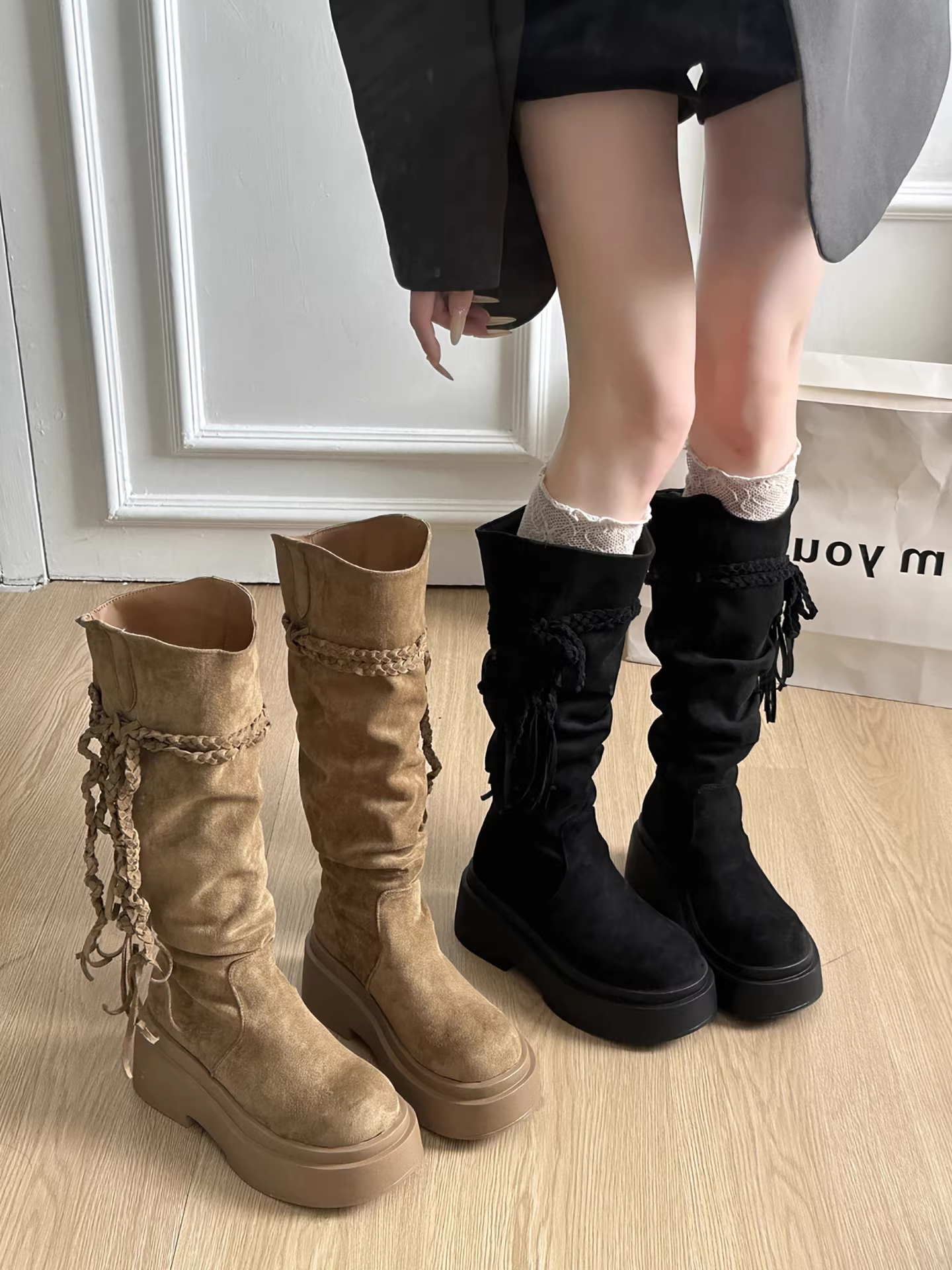 Giày bốt cao cổ đế dày màu kaki cổ điển dành cho nữ, kiểu dáng mới mùa thu đông 2025, tăng chiều cao, dành cho người nhỏ nhắn