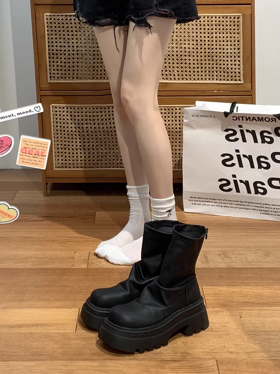 Giày bốt đế dày kiểu Anh đen, dành cho nữ, mẫu mới thu đông 2025, thích hợp phối cùng chân váy, kiểu Martin.