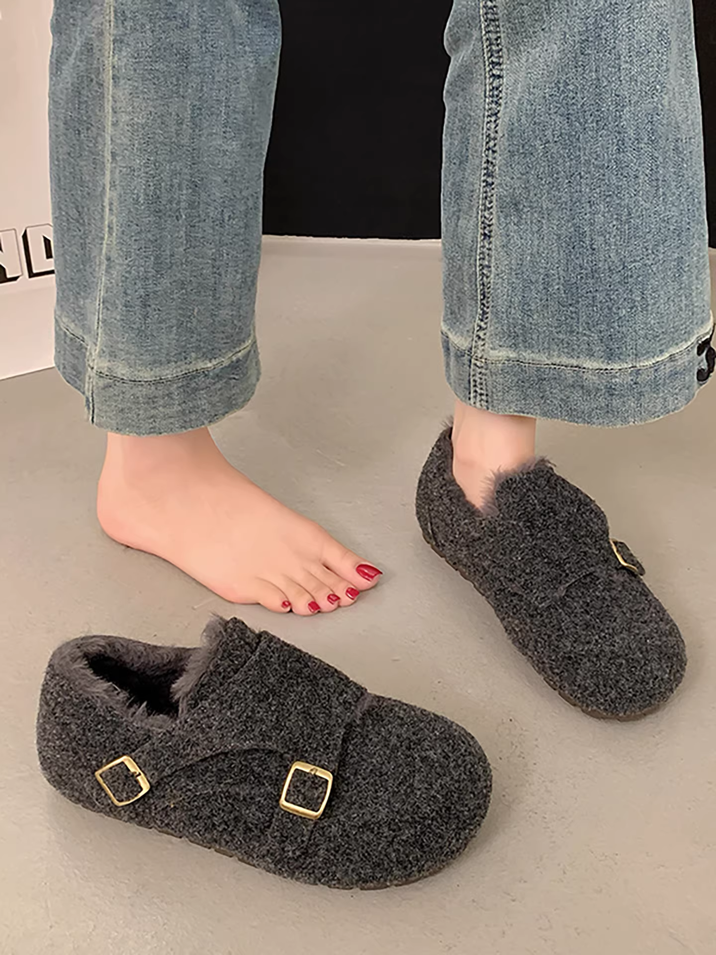 Giày bông giữ ấm đế dày chống trơn tăng chiều cao kiểu retro dành cho nữ, mẫu mới mùa đông 2025, lót lông cừu, kiểu Birkenstock
