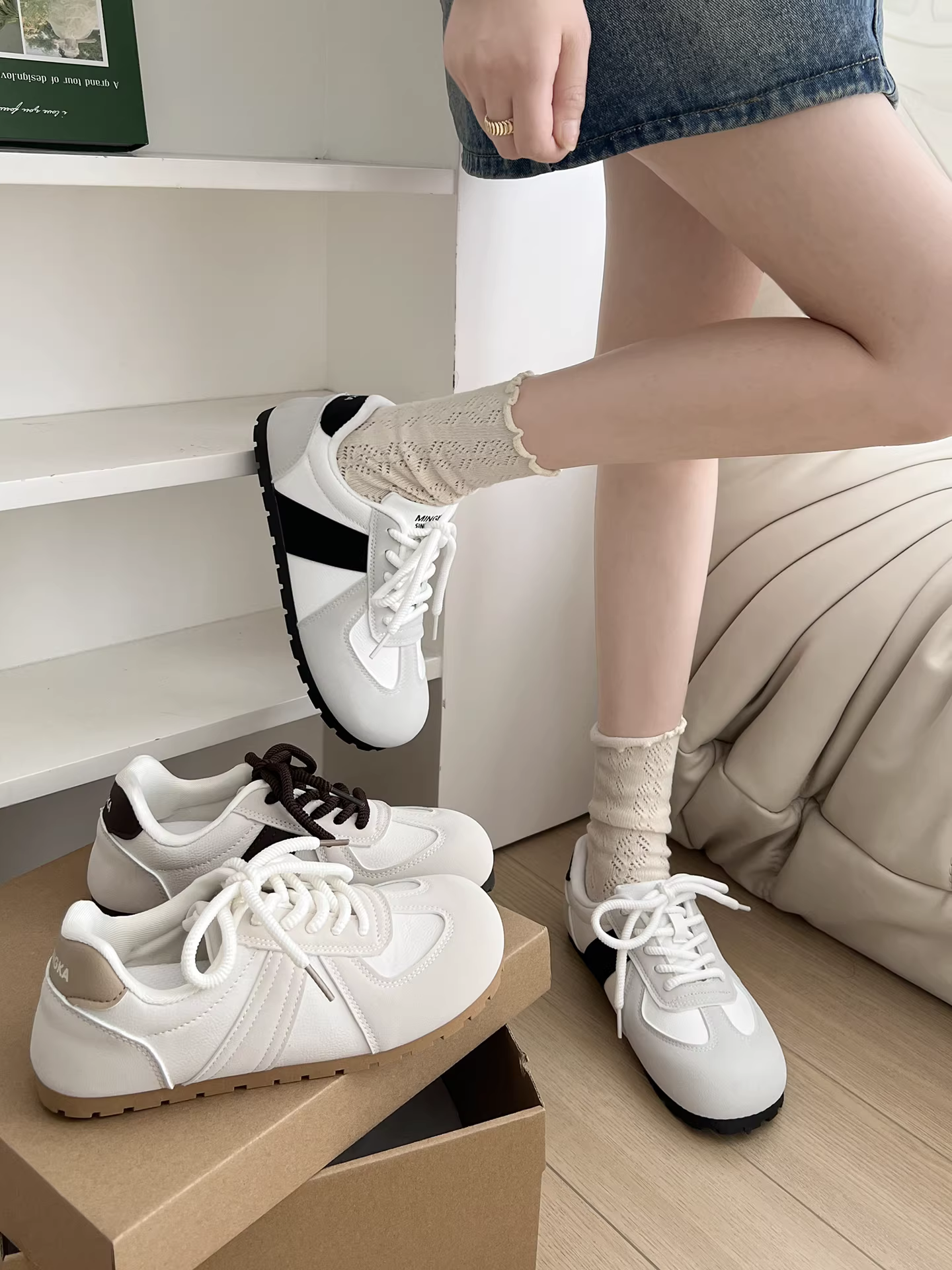 Giày thể thao Đức đế bằng đa năng, chống trơn, kiểu retro trắng dành cho nữ, mẫu mới thu 2025, nhẹ, đế mềm, kiểu Forrest Gump