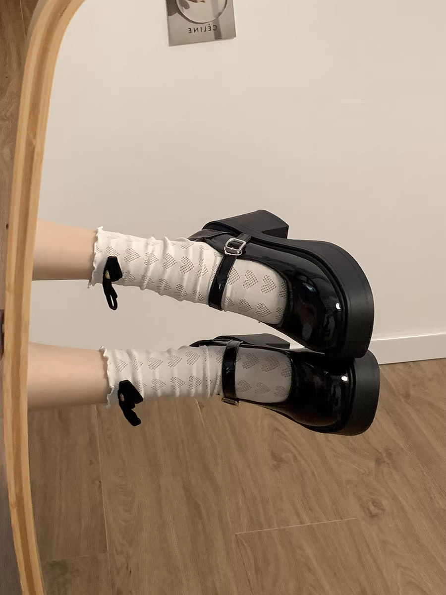 Giày da đế xuồng chunky kiểu Pháp cổ điển màu đen dành cho nữ, mẫu mới thu đông 2024, kiểu Mary Jane, phối chân váy, miệng giày nông, giày đơn.