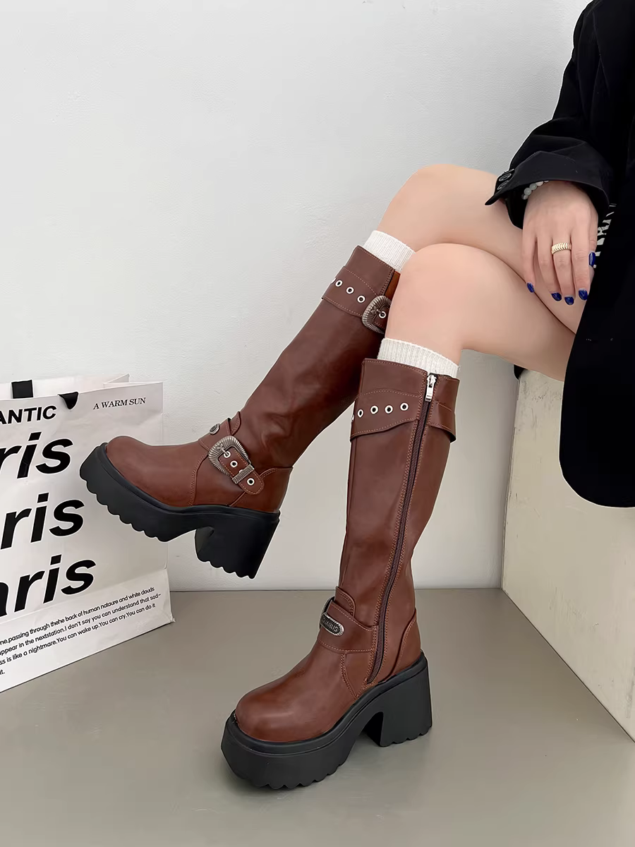 Phía Nam ở miền Nam: Giày bốt cao cổ đế dày phong cách Anh cổ điển dành cho nữ, mẫu mới thu đông 2025, kiểu dáng ôm sát, giúp thon gọn chân.
