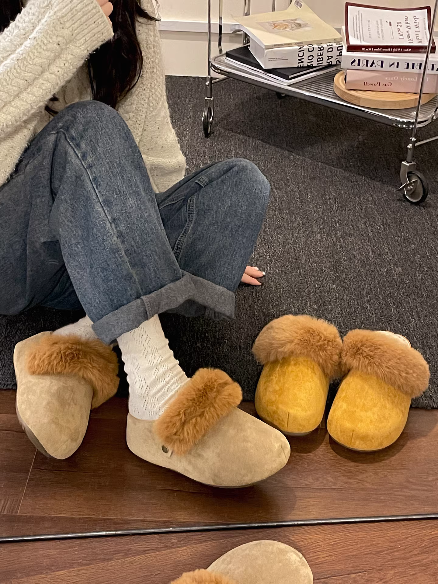 Giày nữ kiểu Birkenstock đế xuồng lót lông ấm áp phong cách retro mùa đông 2025 mới, đi ngoài trời, chống trơn trượt, chất liệu bông mềm mại