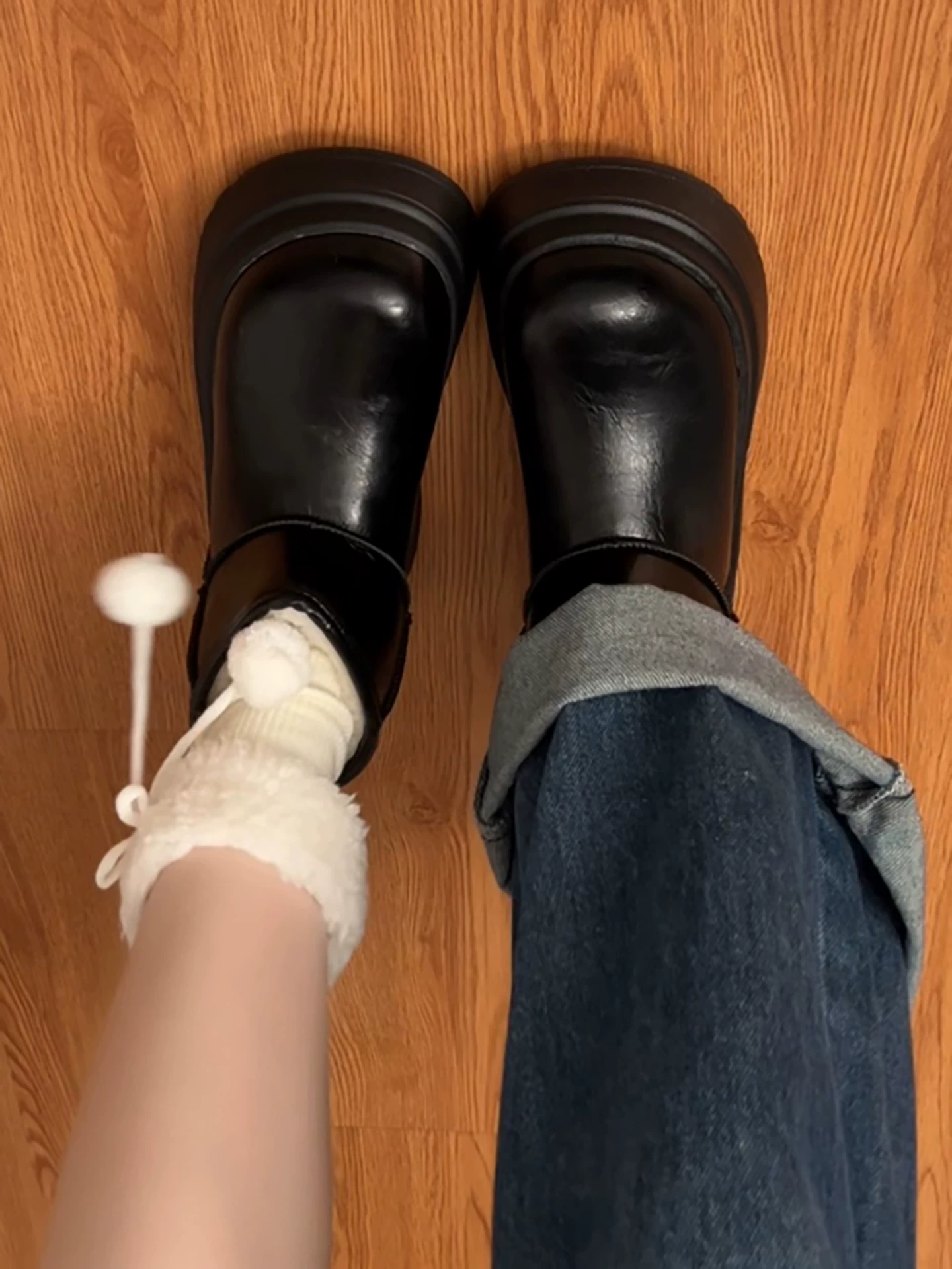 Giày bốt đi tuyết đế dày lót lông cừu màu đen dành cho nữ, mẫu mùa đông mới 2025, giày cotton giữ ấm chống trơn dày dặn kiểu Đông Bắc tăng chiều cao.