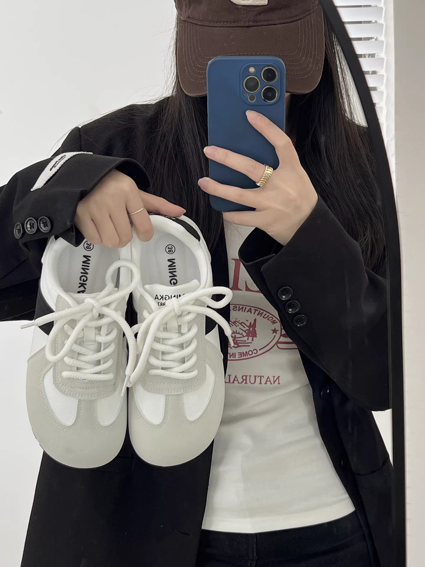 Giày thể thao Đức đế bằng đa năng, chống trơn, kiểu retro trắng dành cho nữ, mẫu mới thu 2025, nhẹ, đế mềm, kiểu Forrest Gump