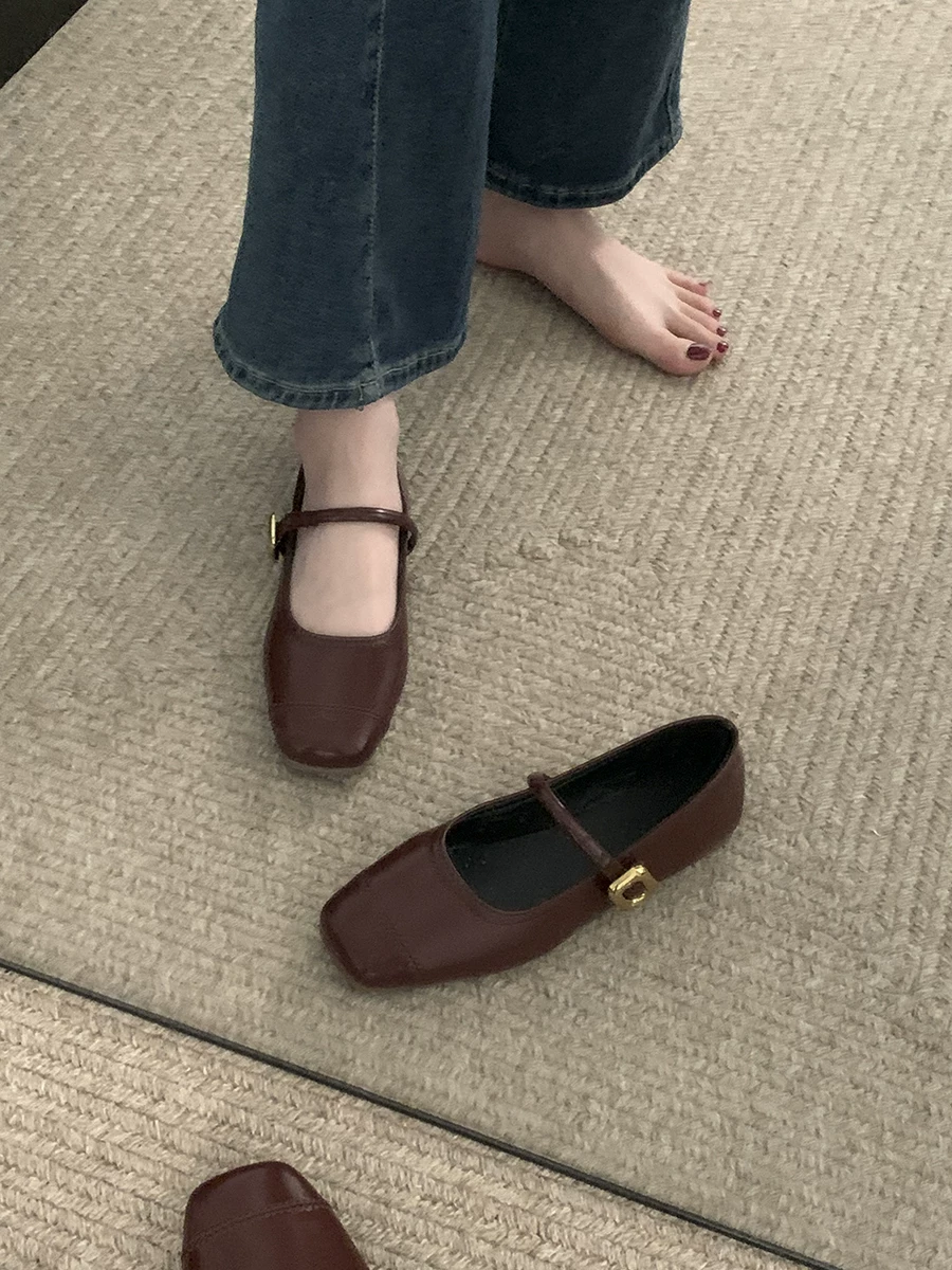 Giày mũi vuông kiểu Pháp cổ điển đa năng, phối hợp tốt với chân váy, giày bệt nữ đế thấp, giày Mary Jane màu đen mới mùa thu 2025.