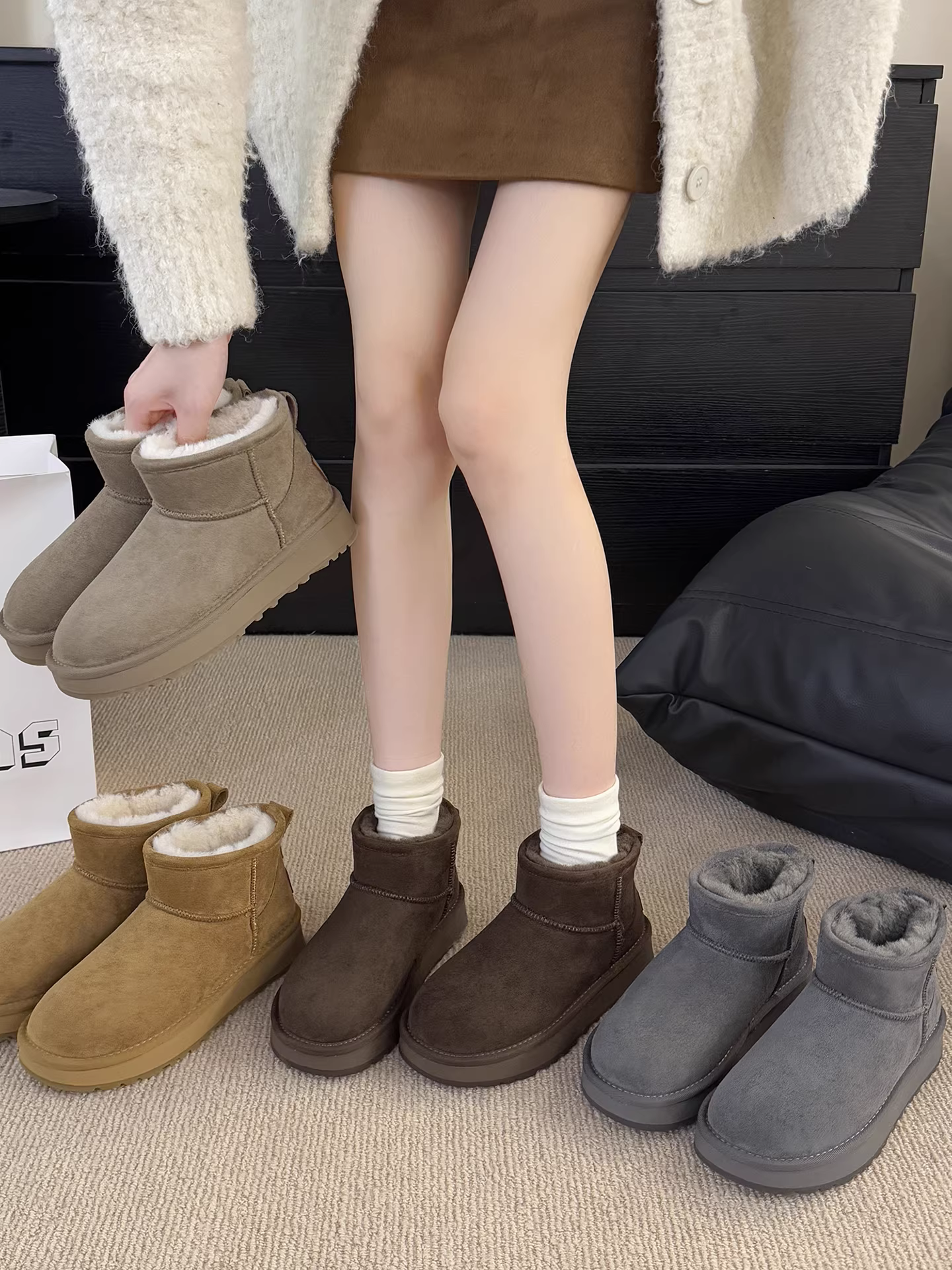 Giày bốt đi tuyết đế dày, lót lông cừu, giữ ấm dành cho nữ, mẫu mới mùa đông 2025, phong cách Đông Bắc, kiểu giày cotton Birkenstock.