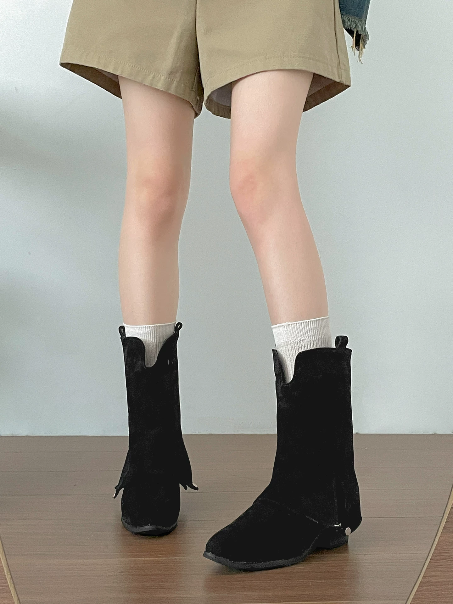 Giày bốt cổ ngắn đế thô mũi nhọn kiểu retro màu kaki Meilade dành cho nữ, mẫu mới thu đông 2025, tăng chiều cao, chất liệu denim, dành cho người nhỏ nhắn