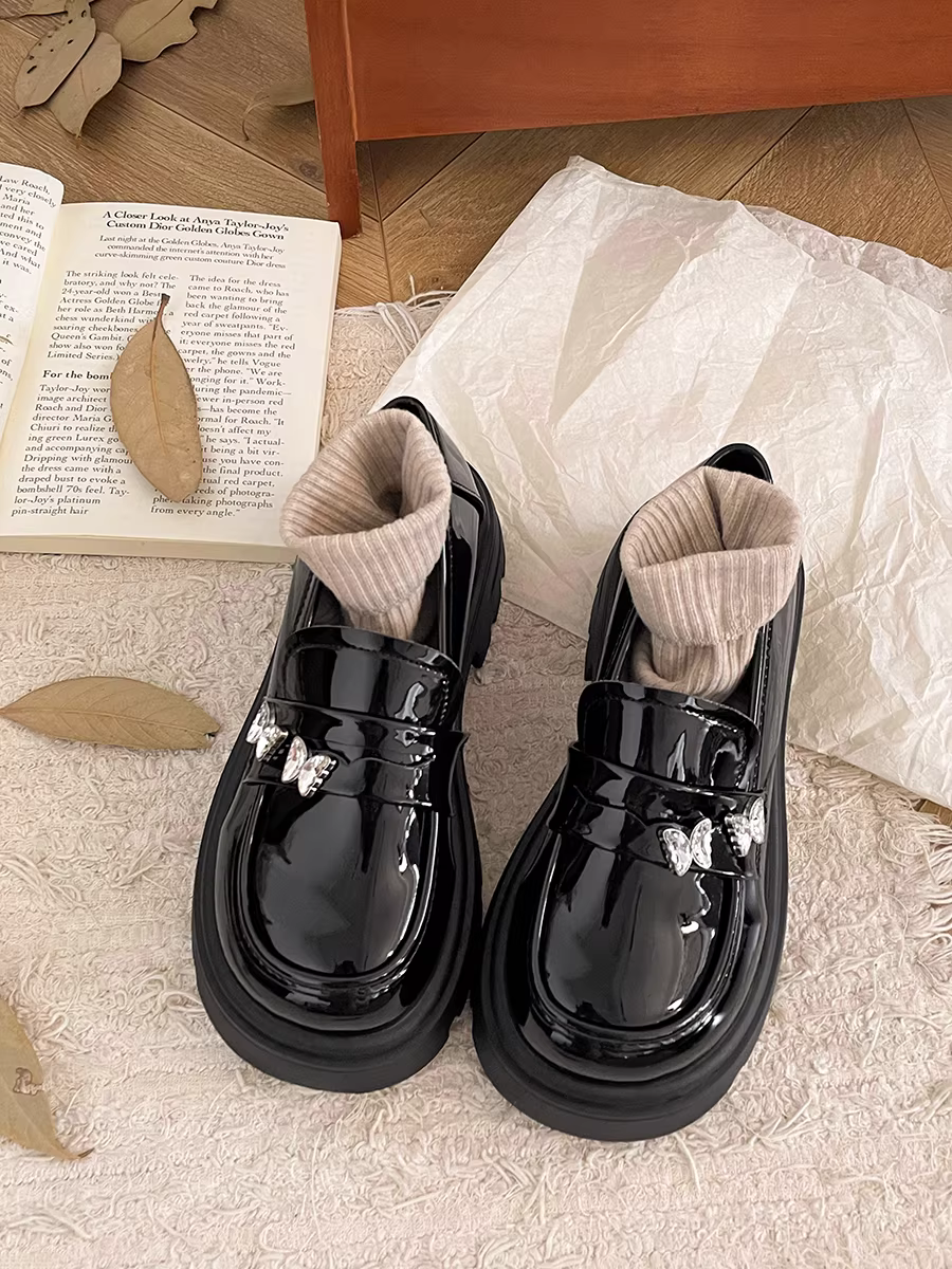 Giày da đế dày kiểu Anh cổ điển màu đen dành cho nữ, mẫu mới thu đông 2025, kiểu Pháp đa năng, kiểu lười